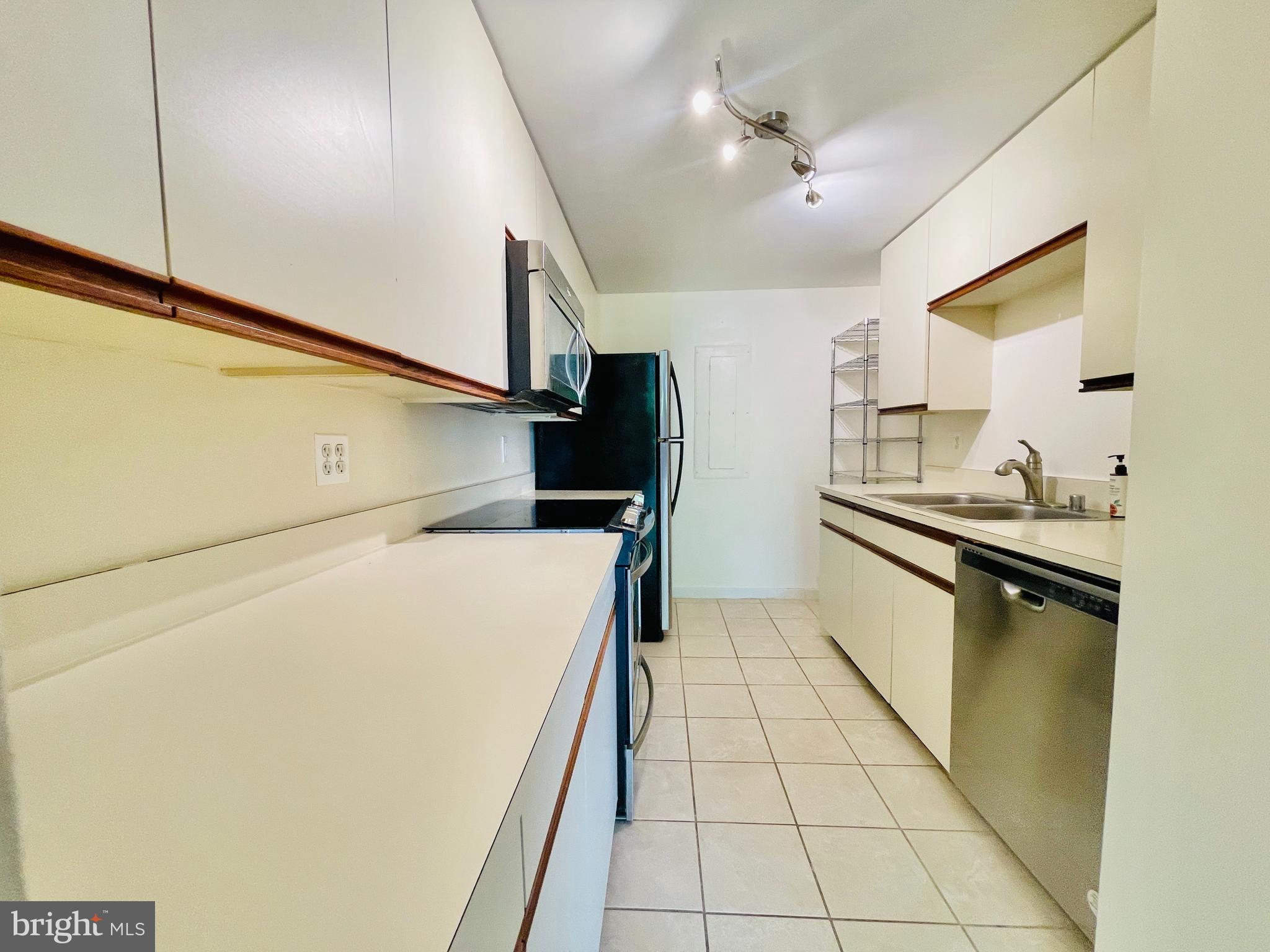 ATRIUM - Residential Lease