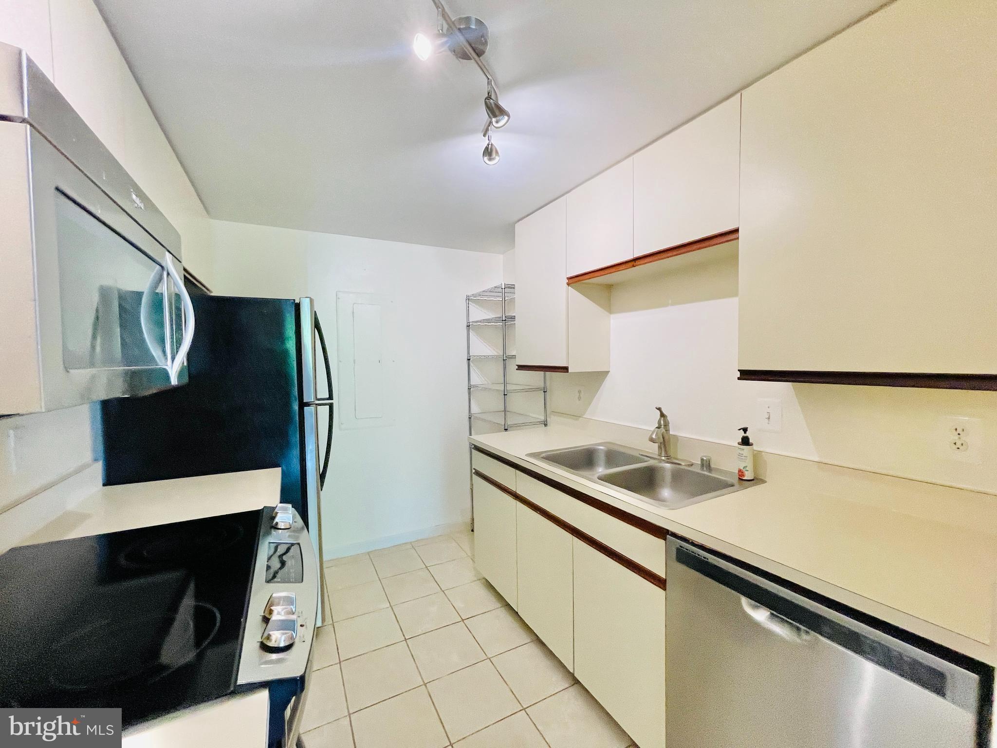 ATRIUM - Residential Lease