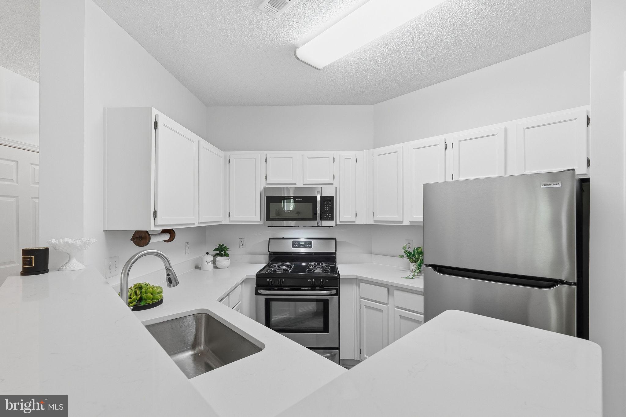 STONECROFT CONDO - Residential