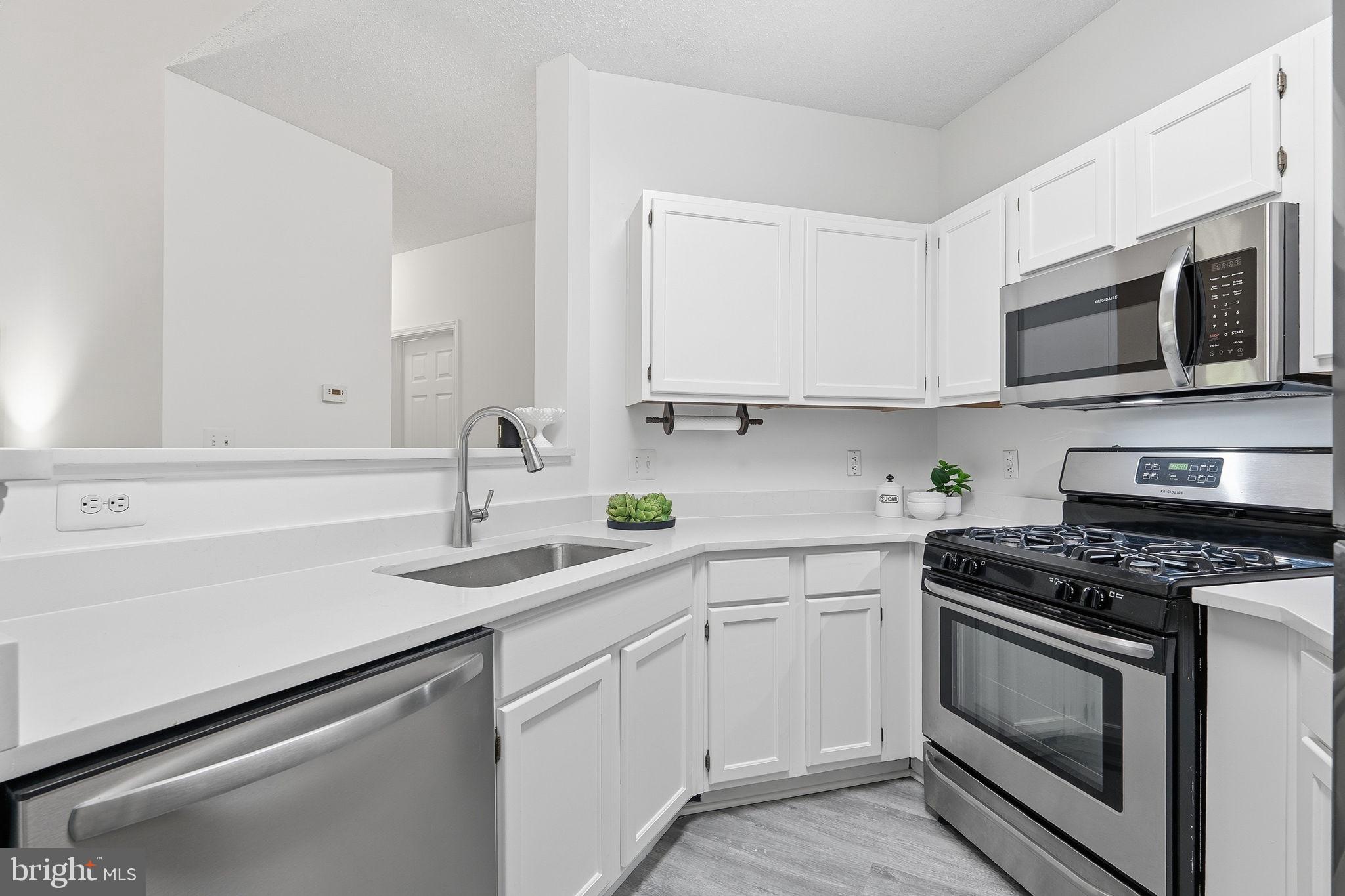 STONECROFT CONDO - Residential