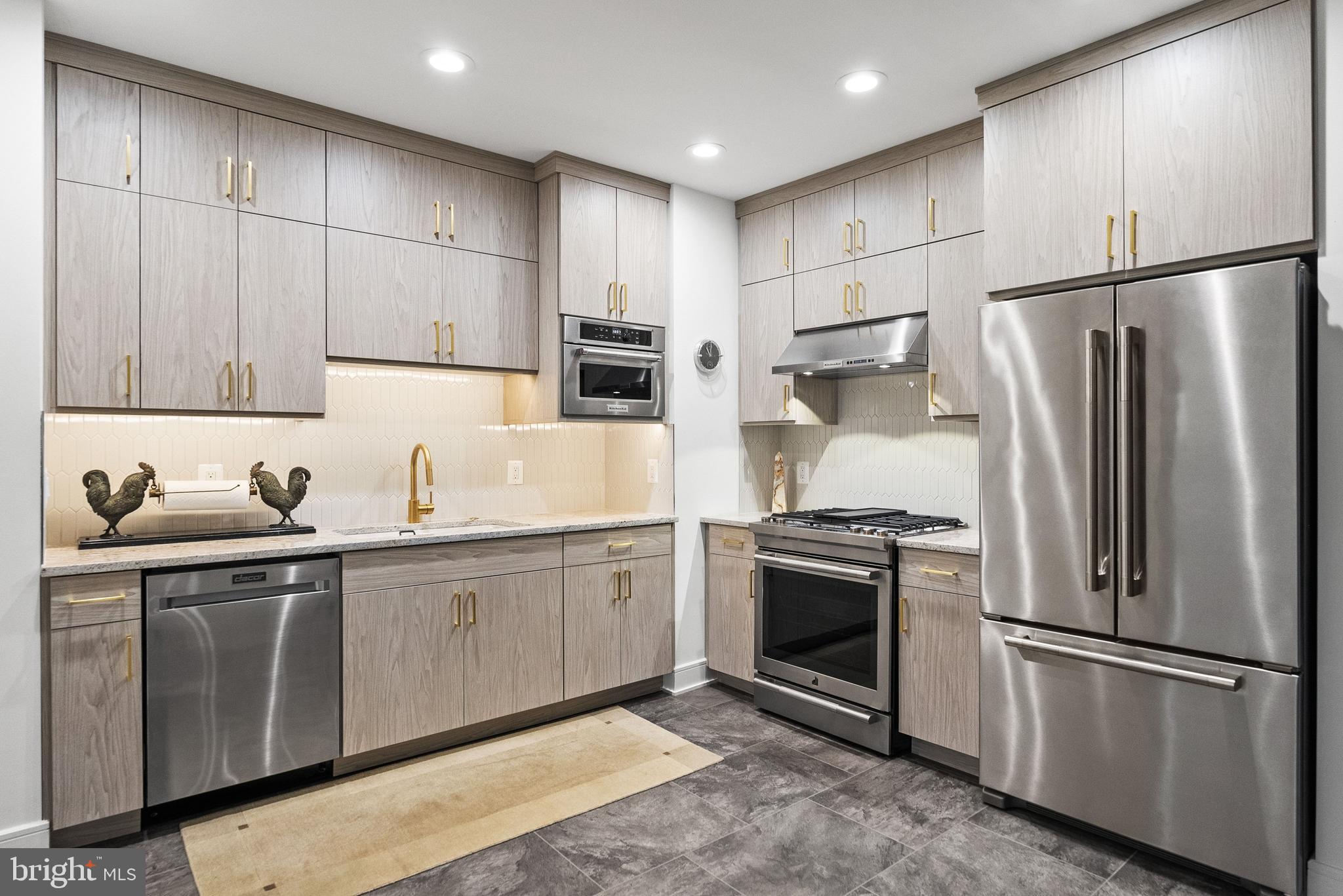 DOWNSCREST - Residential