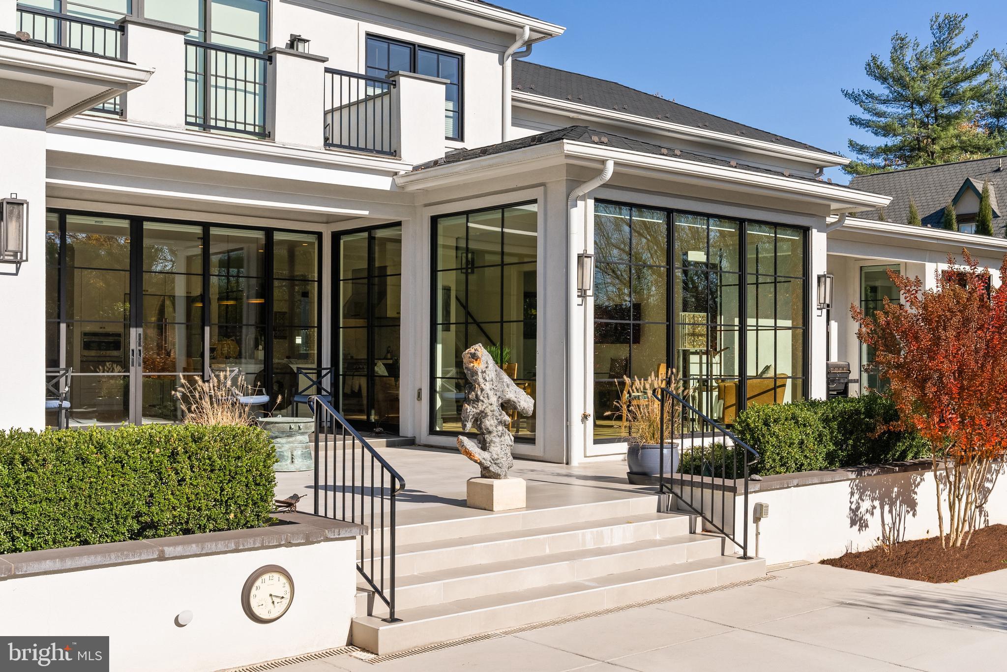 DOWNSCREST - Residential