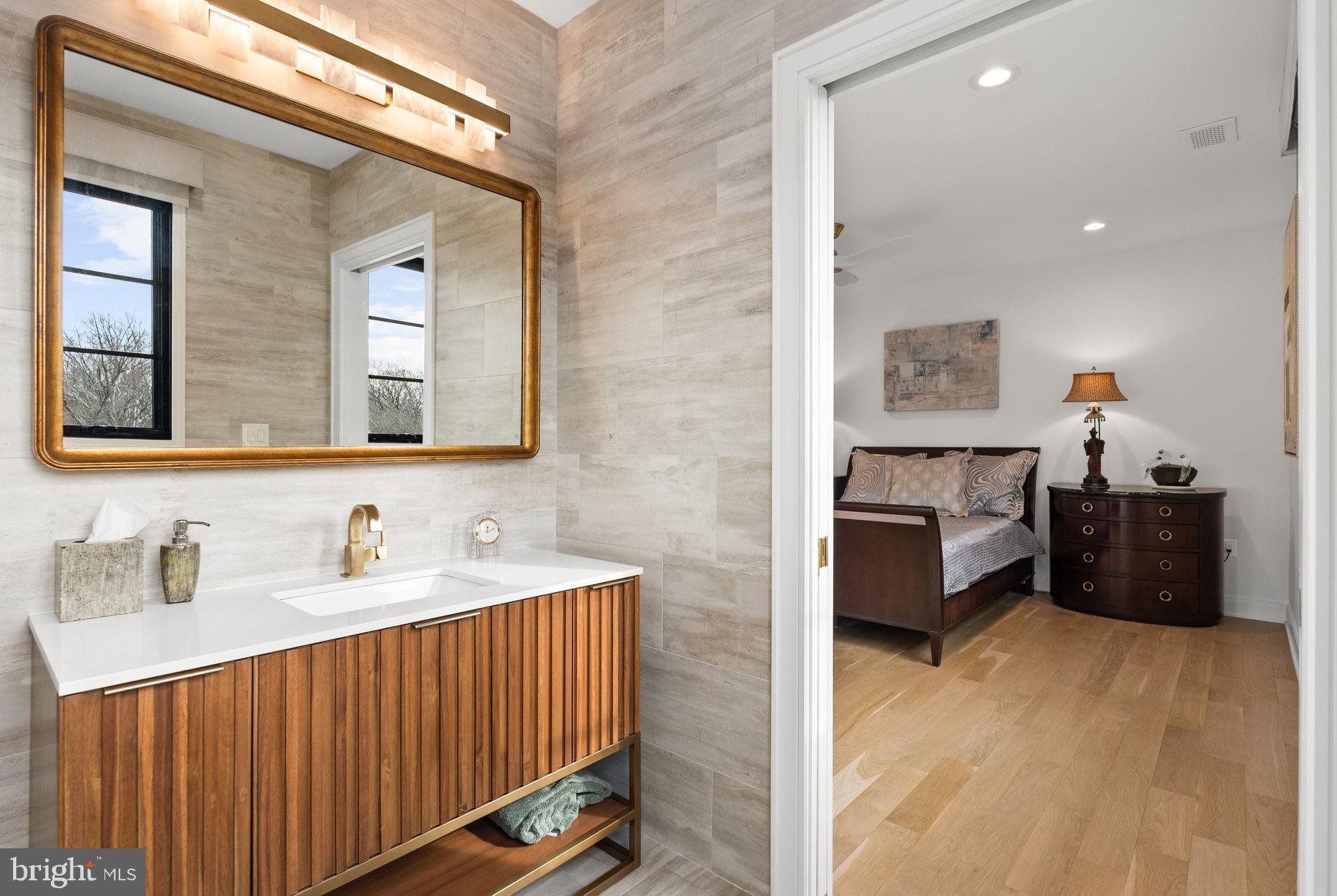 DOWNSCREST - Residential