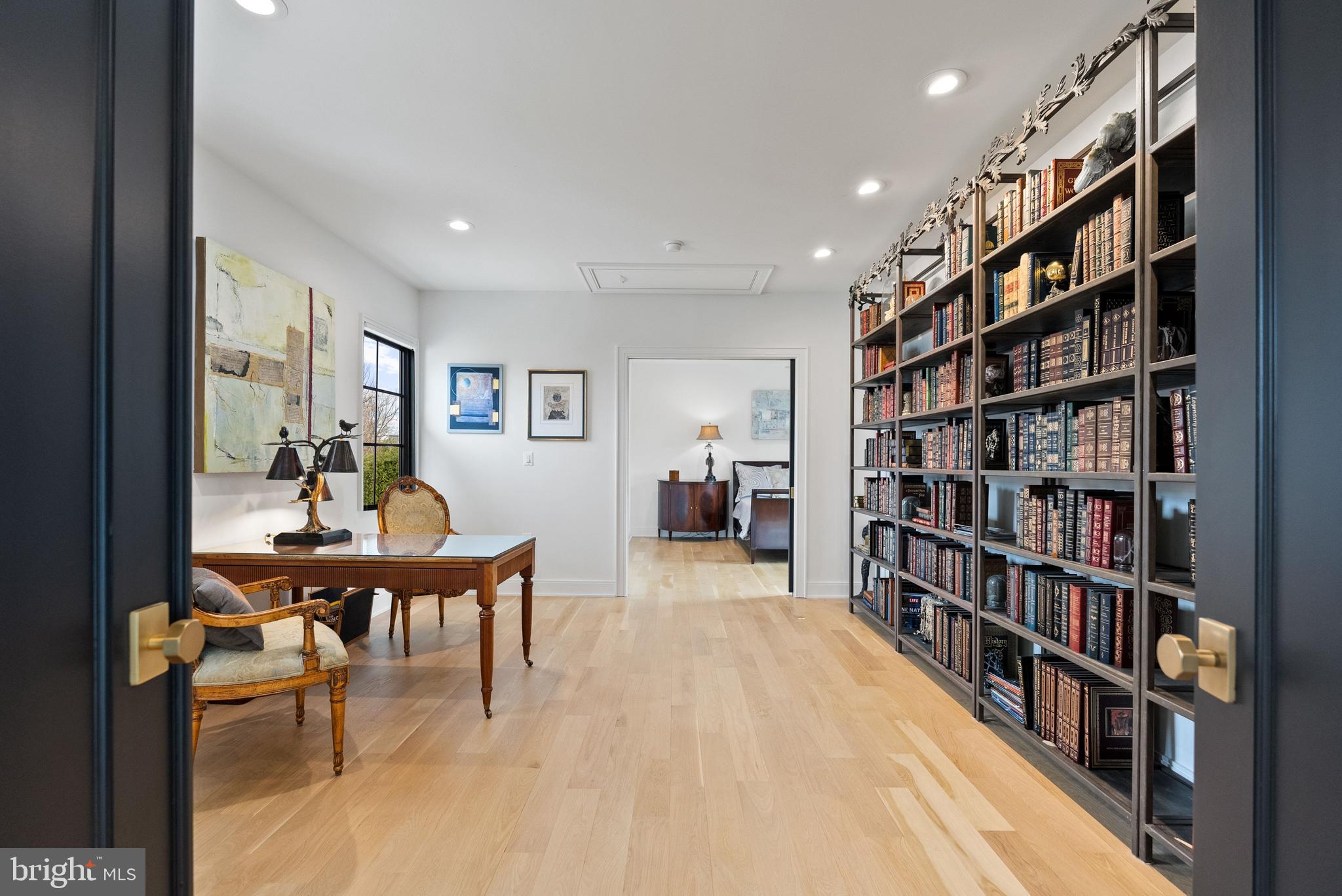 DOWNSCREST - Residential