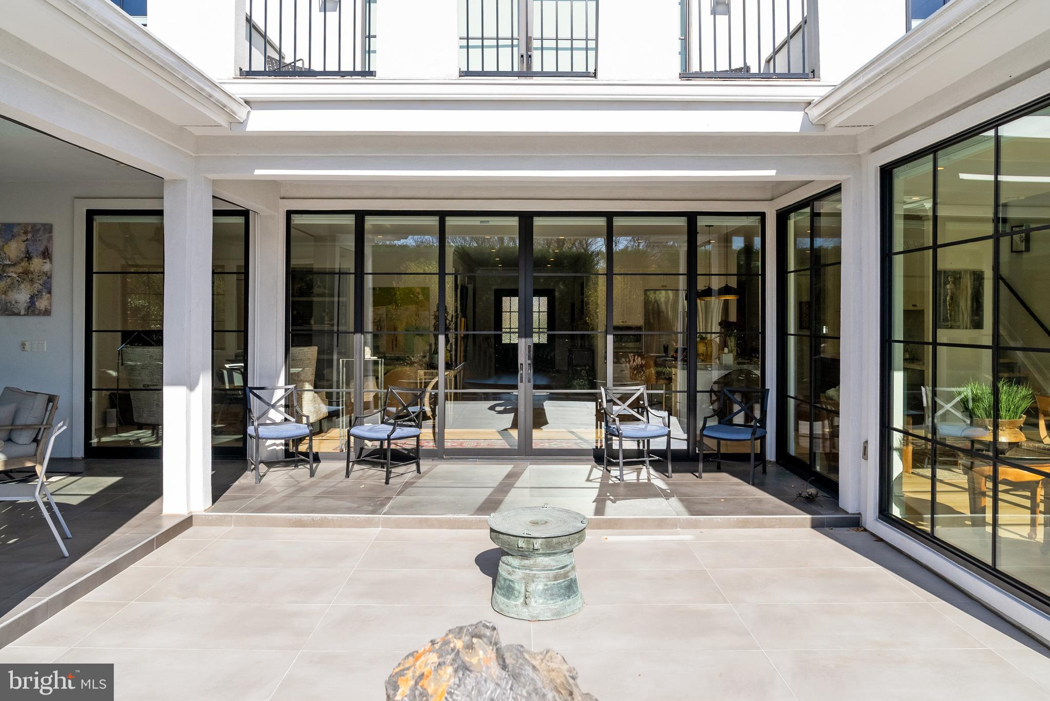 DOWNSCREST - Residential