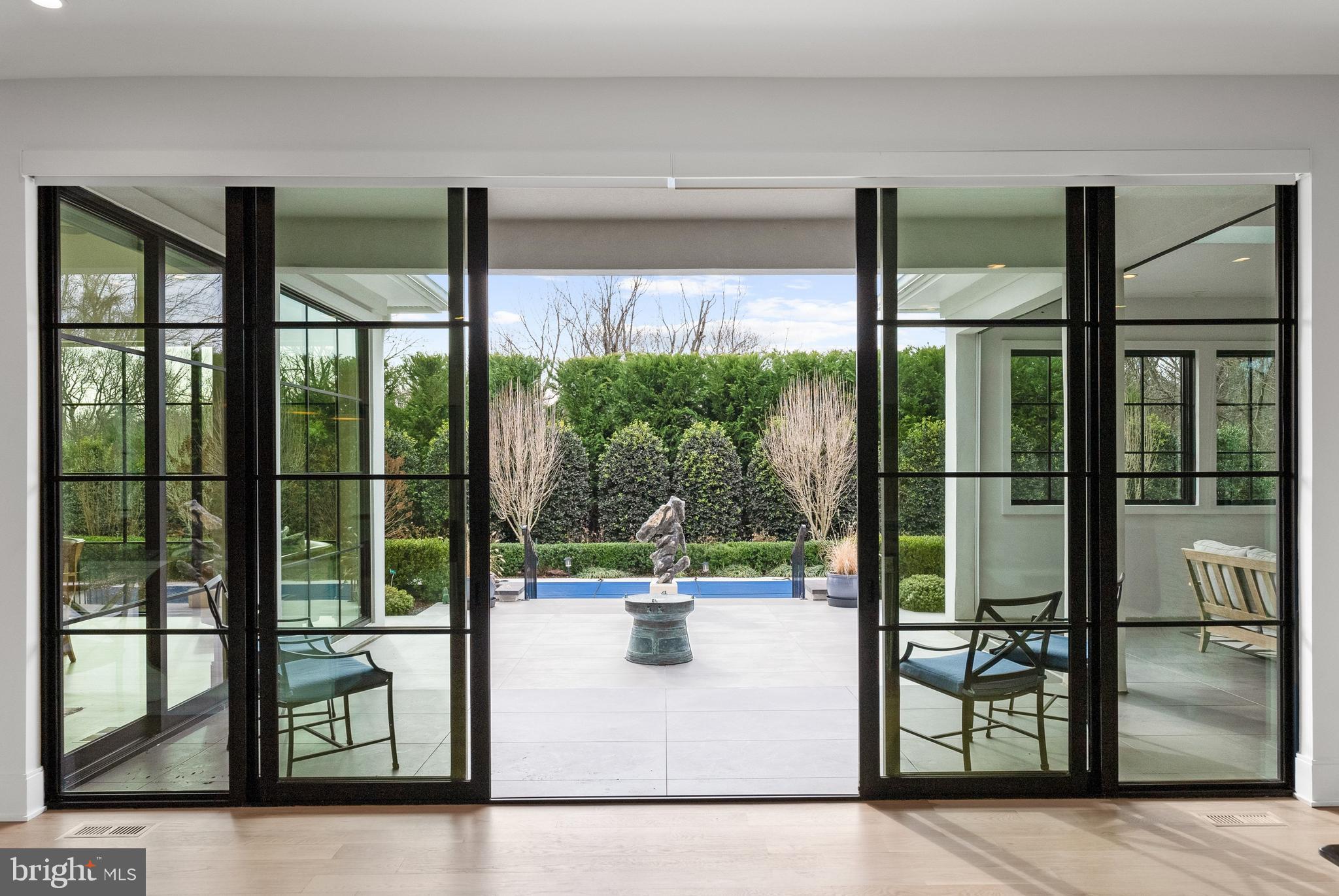 DOWNSCREST - Residential