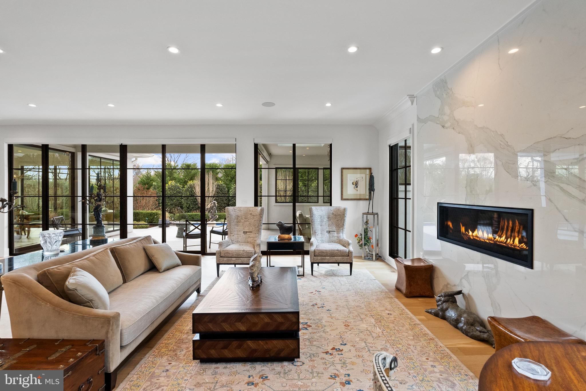 DOWNSCREST - Residential