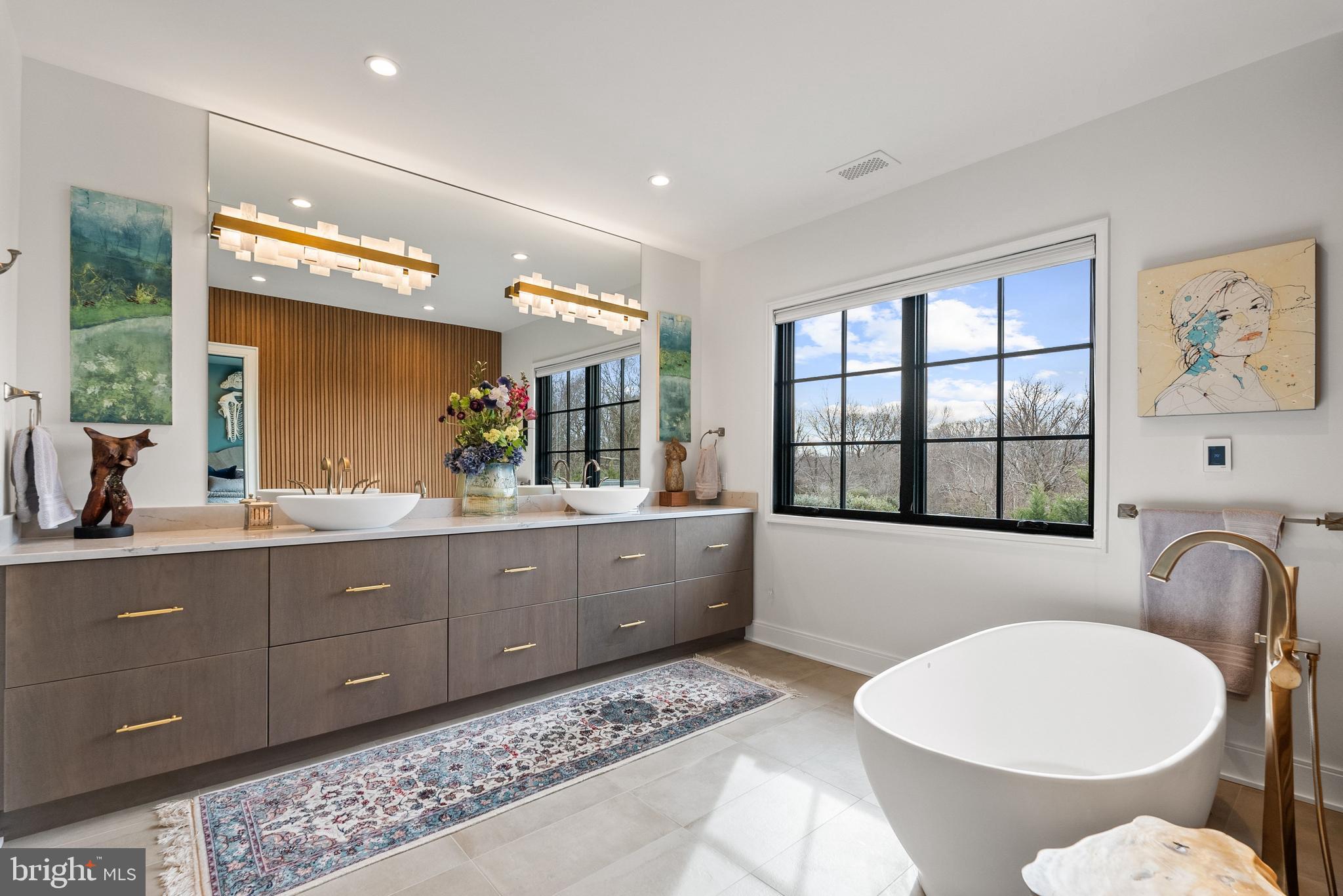 DOWNSCREST - Residential