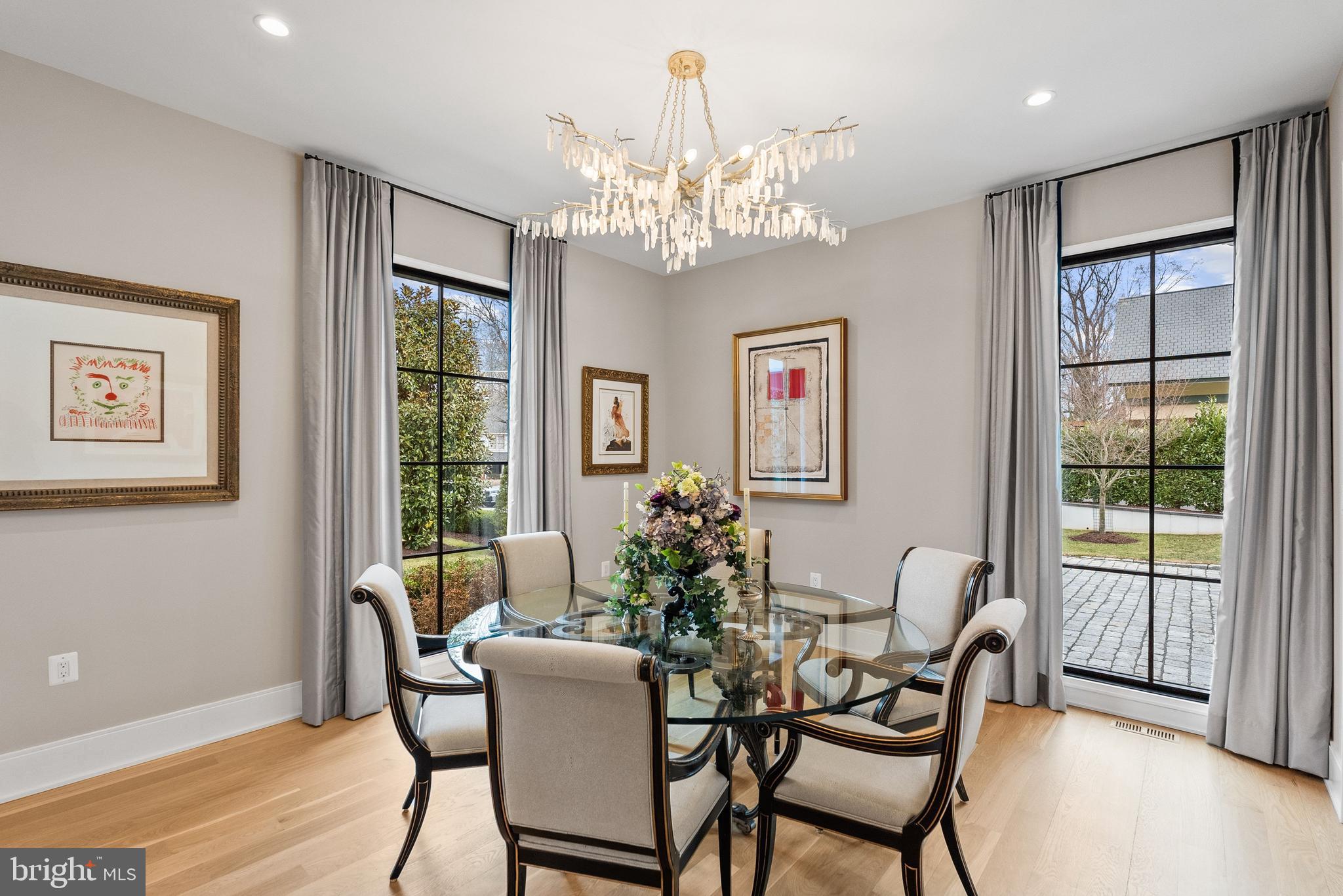 DOWNSCREST - Residential