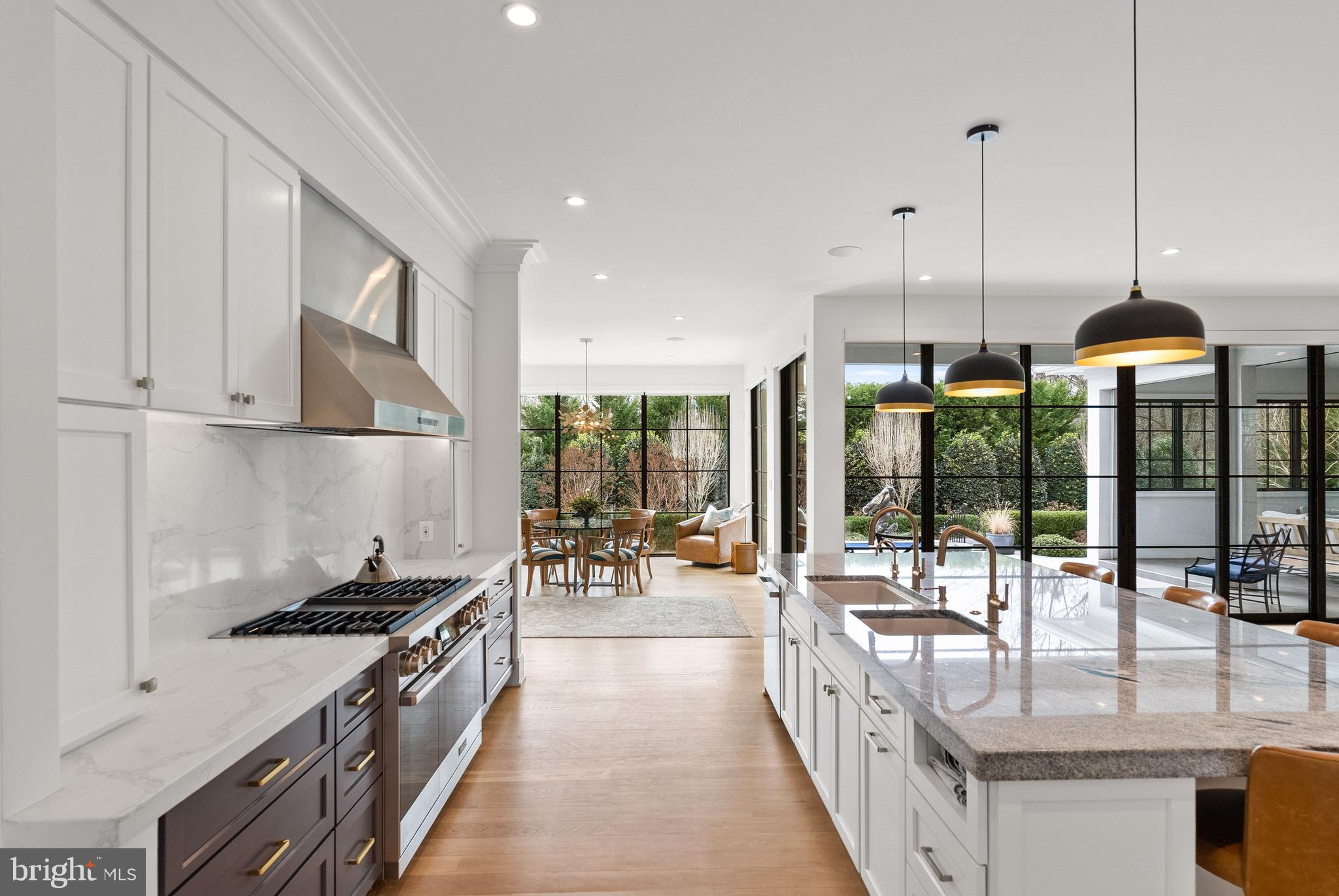 DOWNSCREST - Residential