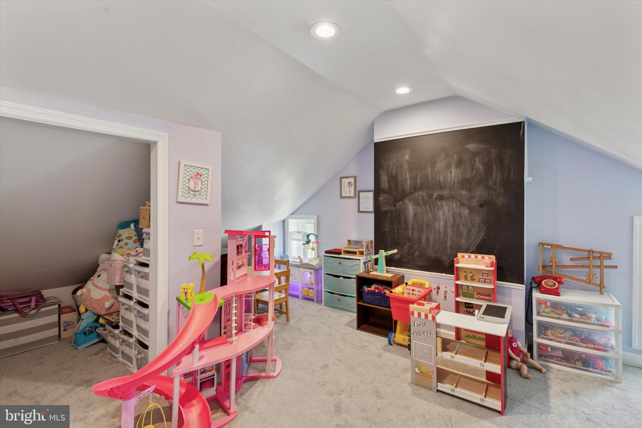 LANSDALE - Residential
