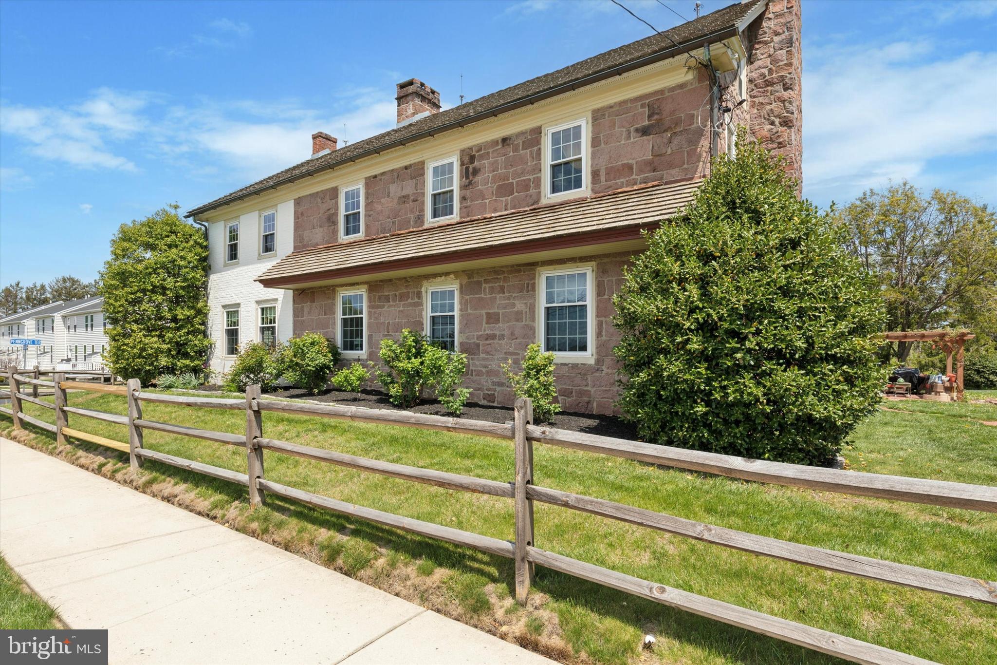 LANSDALE - Residential