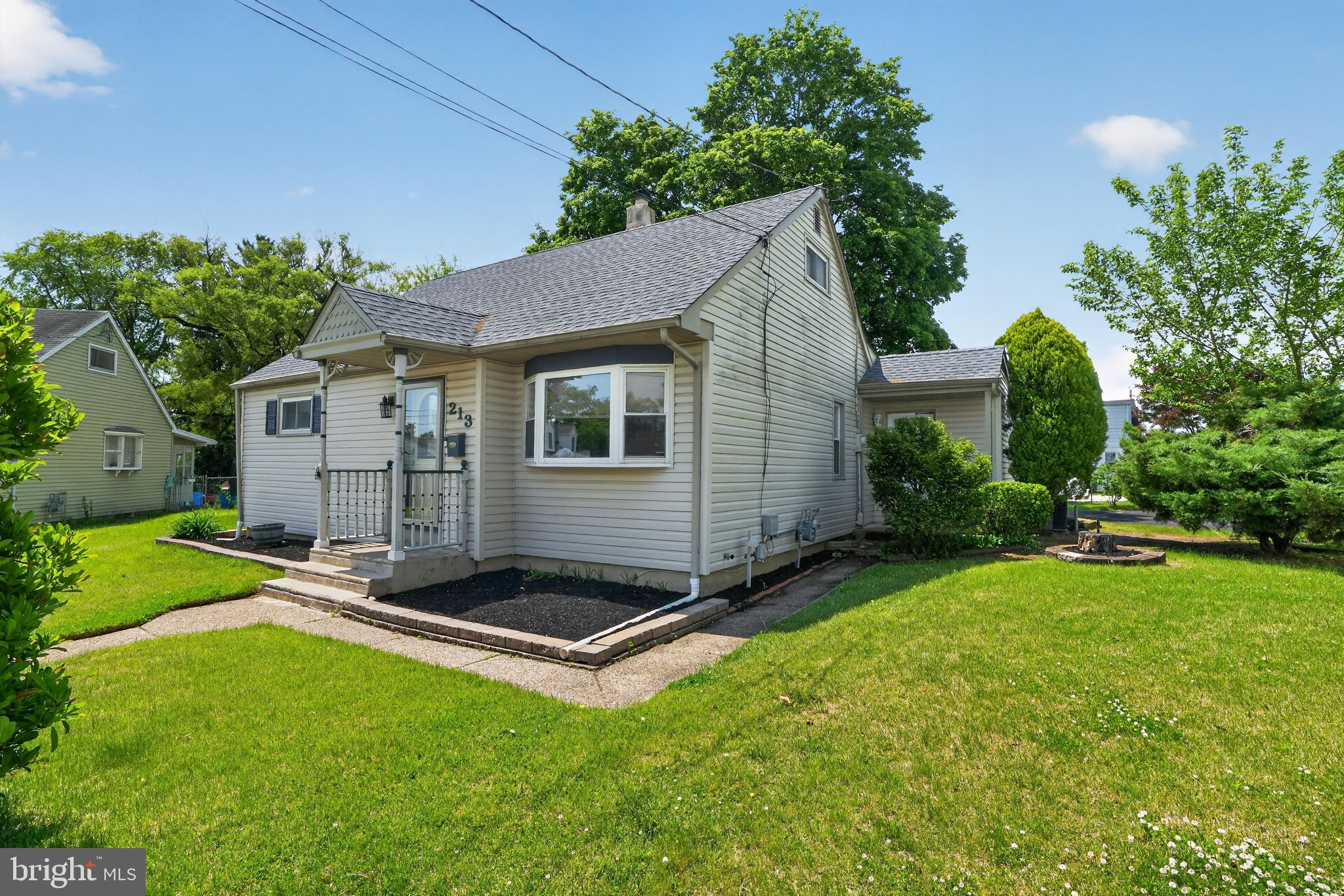 213 PAUL PLACE