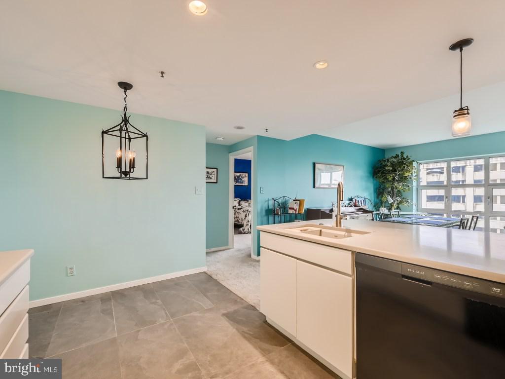 HARBOR EAST - Residential