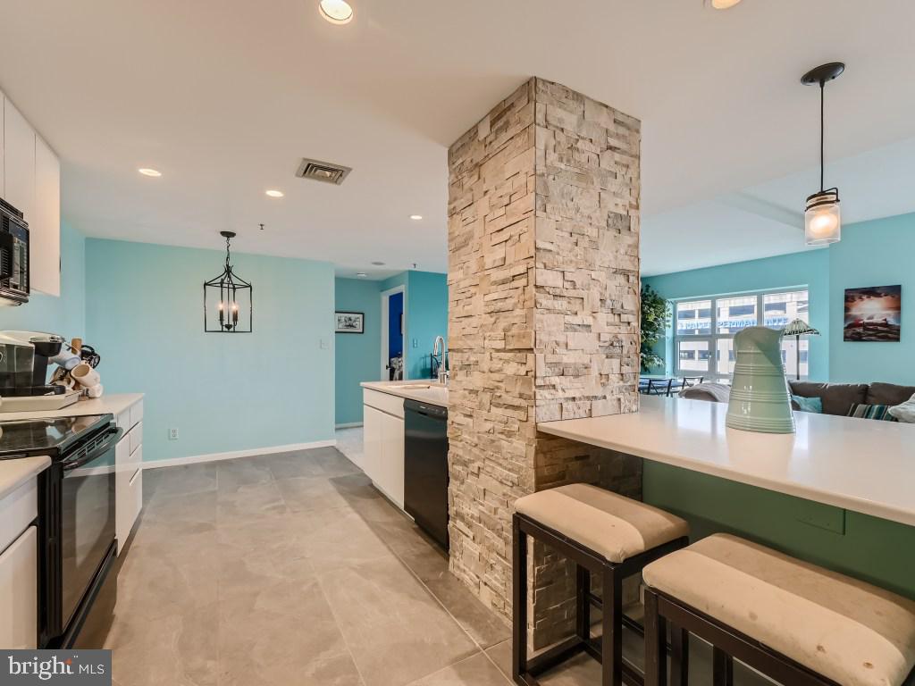 HARBOR EAST - Residential