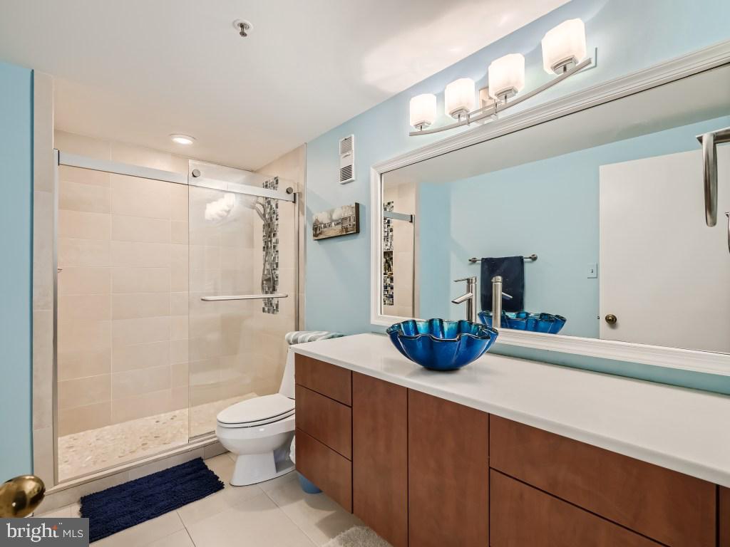 HARBOR EAST - Residential