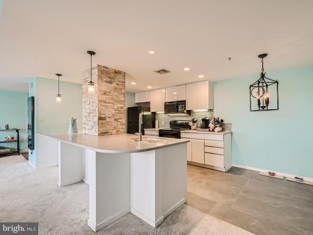 HARBOR EAST - Residential