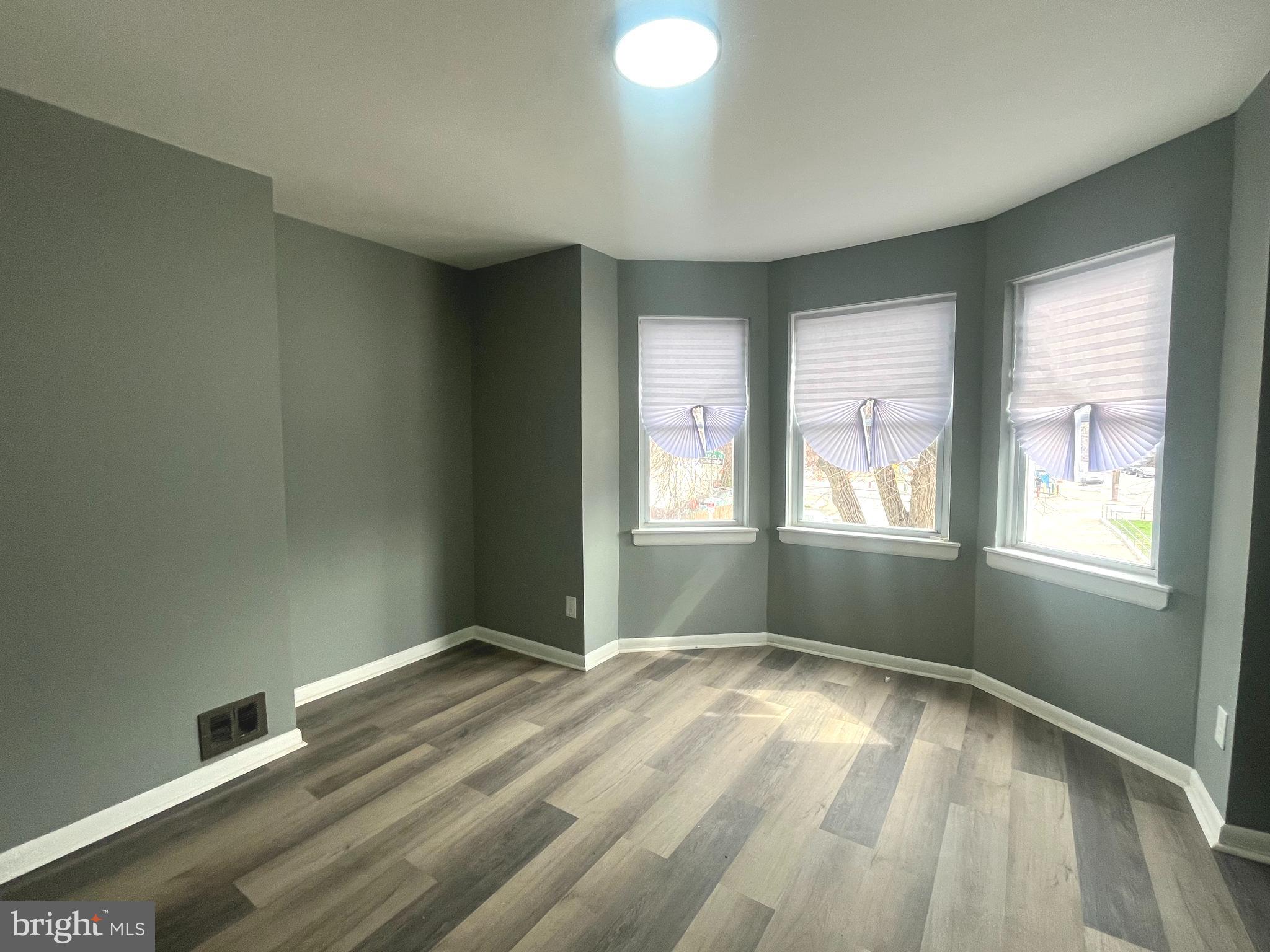 MILL CREEK - Residential