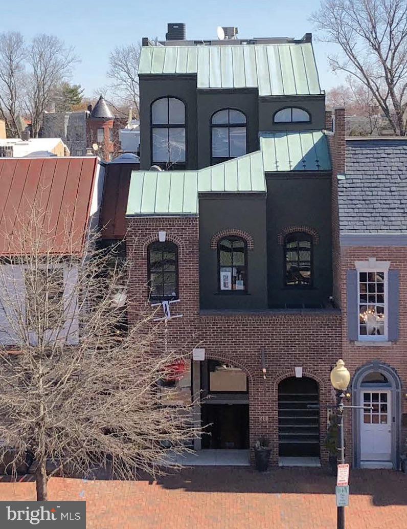 CAPITOL HILL - Residential Income