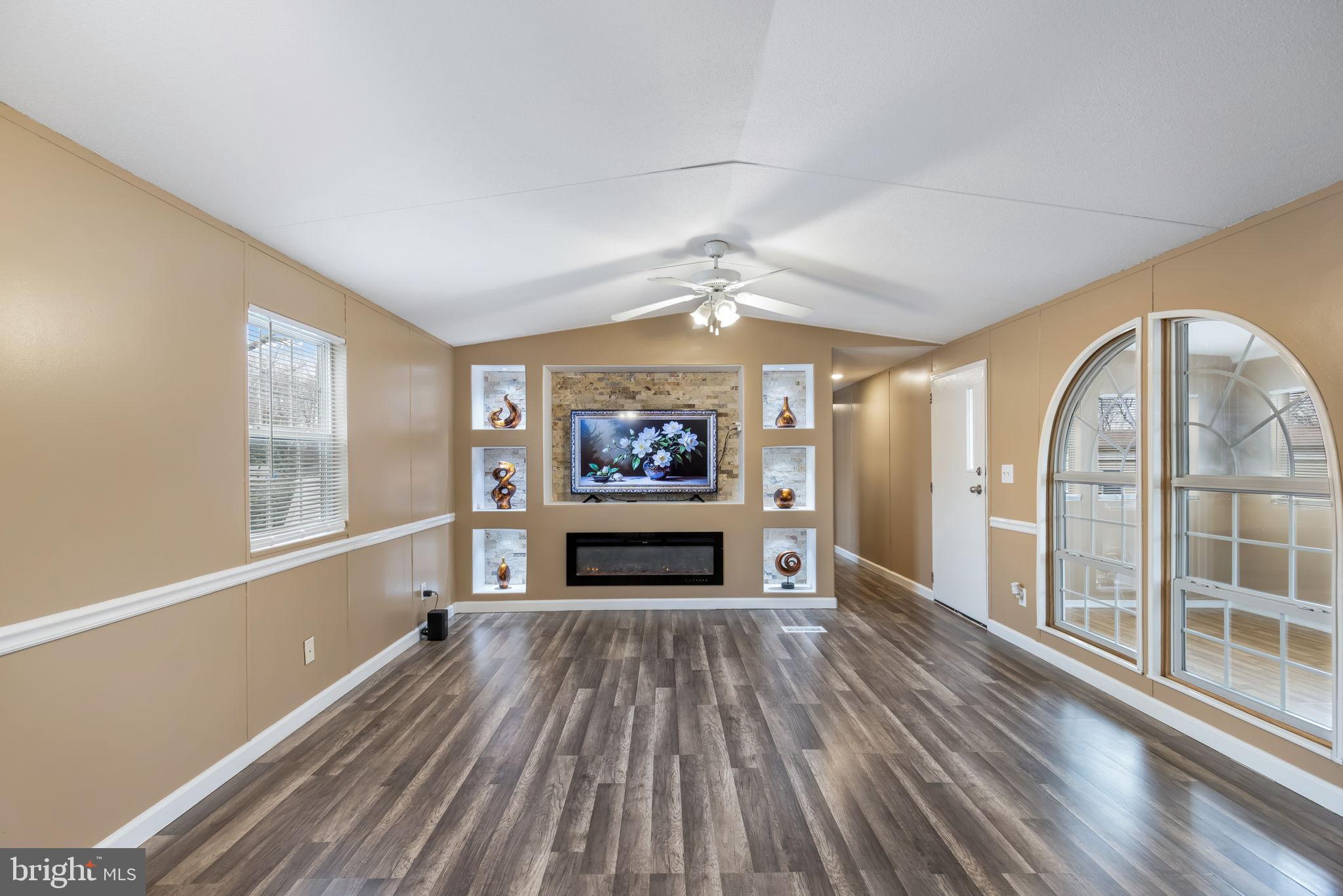 GRAYSON VILLAGE - Residential