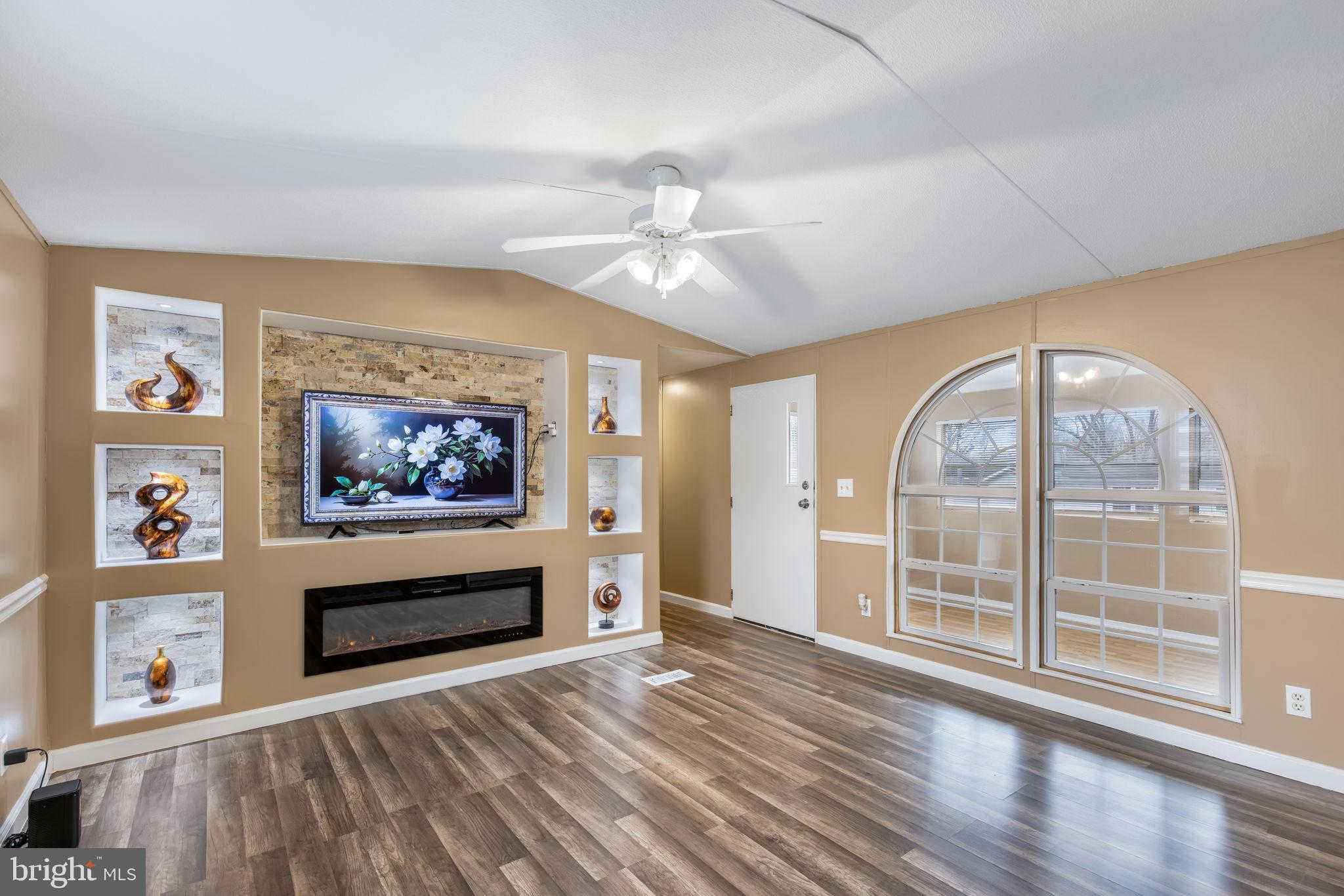 GRAYSON VILLAGE - Residential