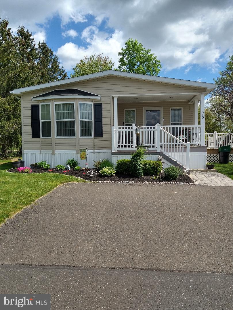 NESHAMINY FALLS - Residential