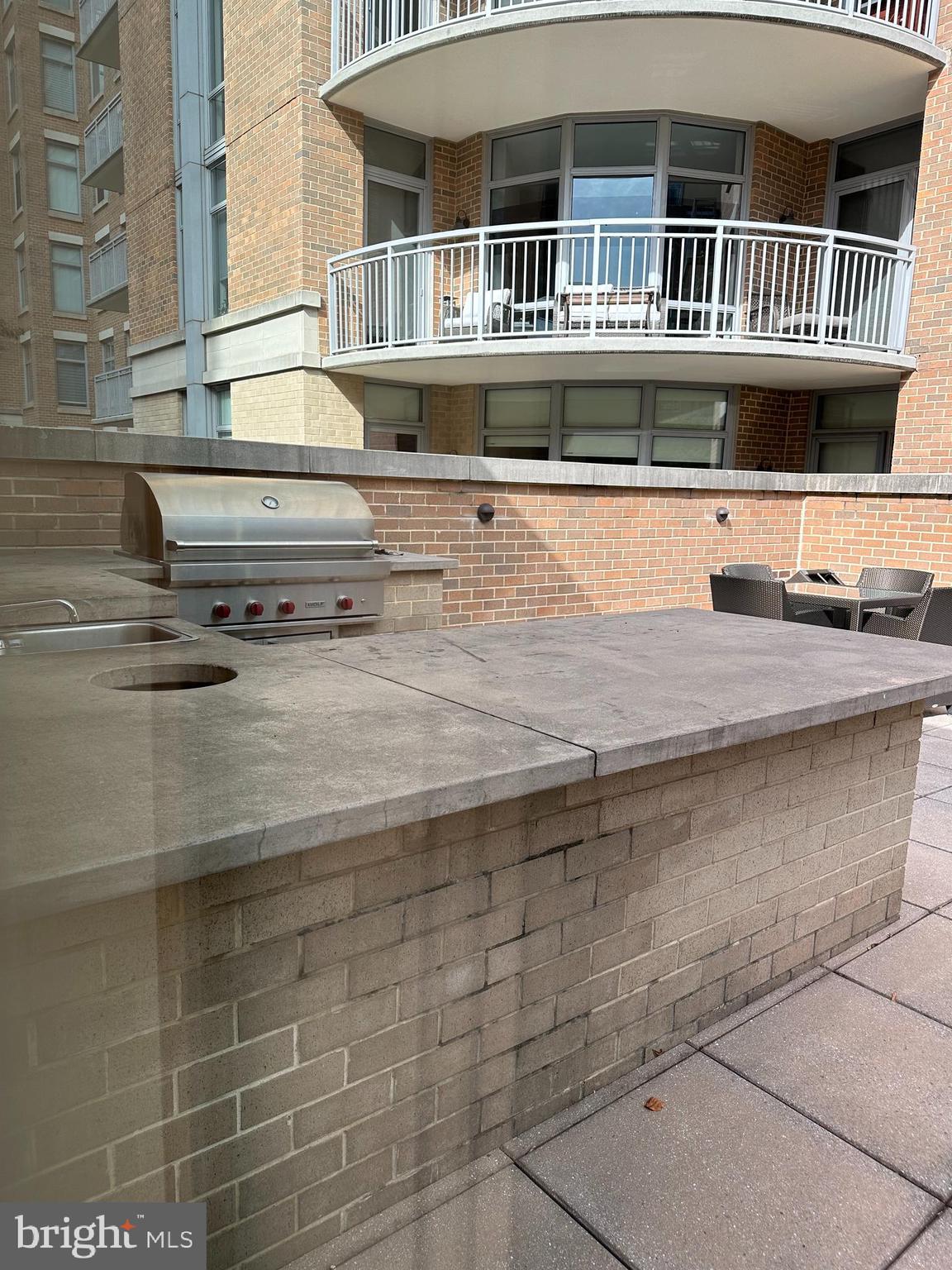 MIDTOWN AT RESTON TOWN CENTER - Residential Lease