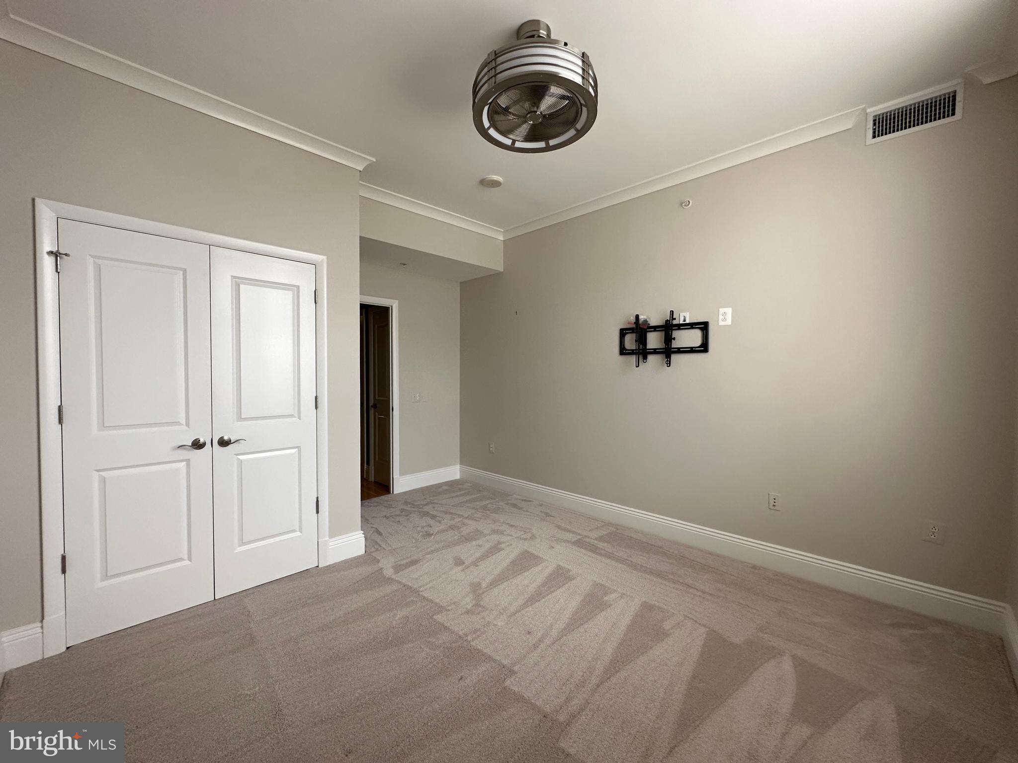 MIDTOWN AT RESTON TOWN CENTER - Residential Lease