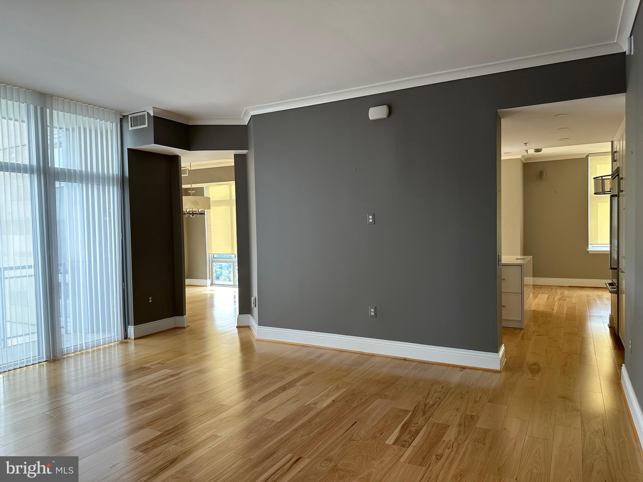 MIDTOWN AT RESTON TOWN CENTER - Residential Lease