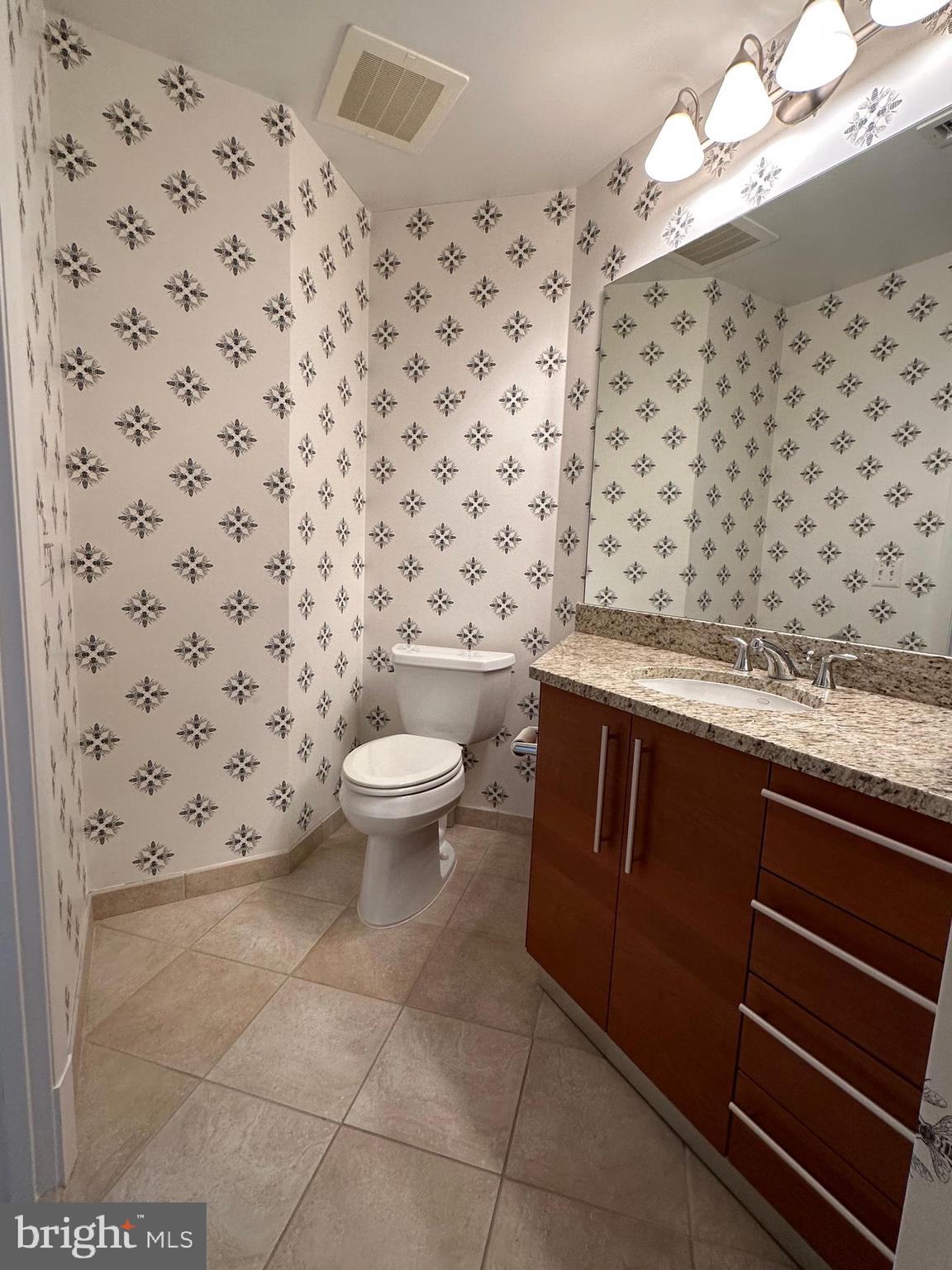 MIDTOWN AT RESTON TOWN CENTER - Residential Lease