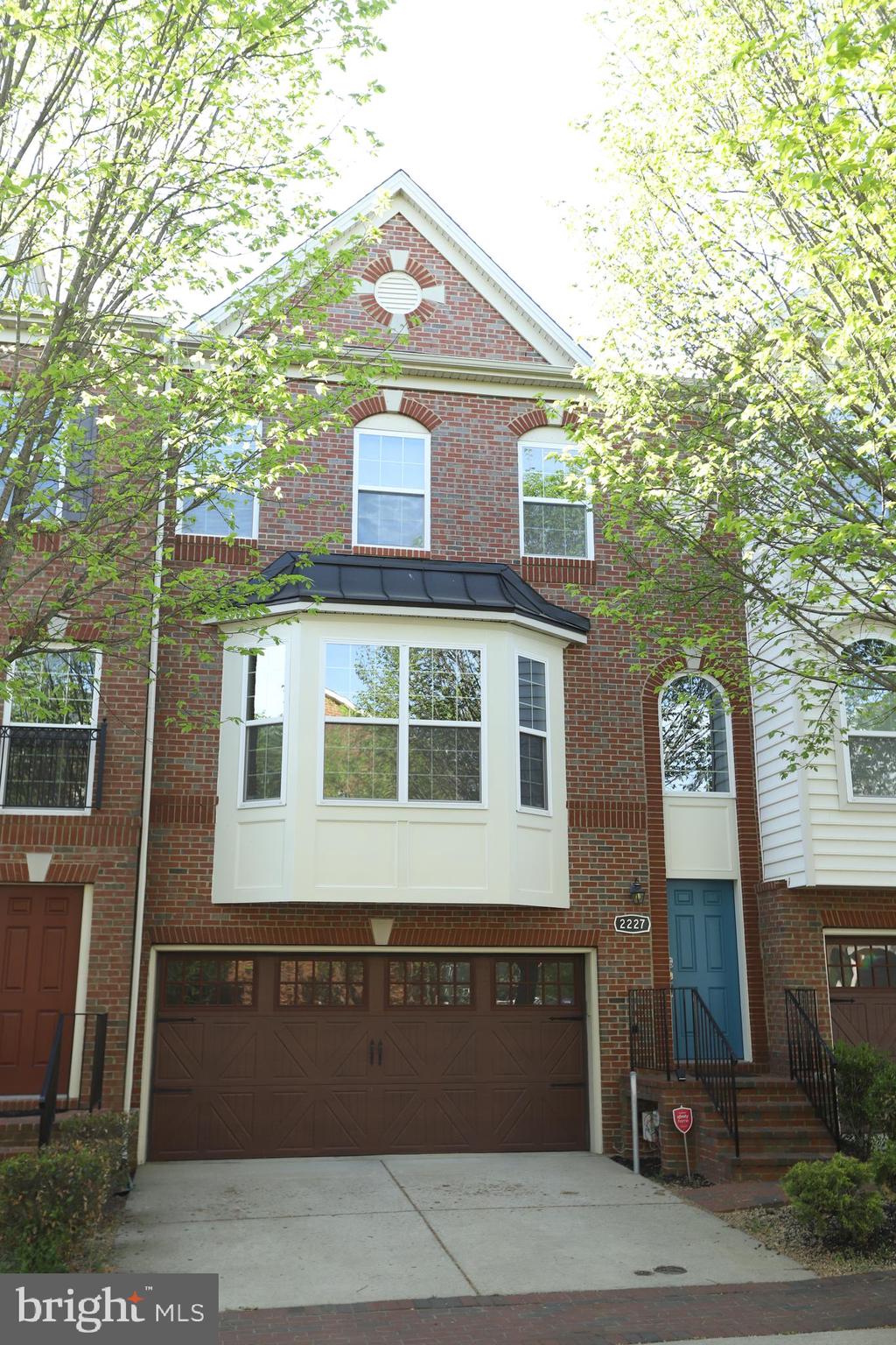 2227 CONGRESBURY PLACE