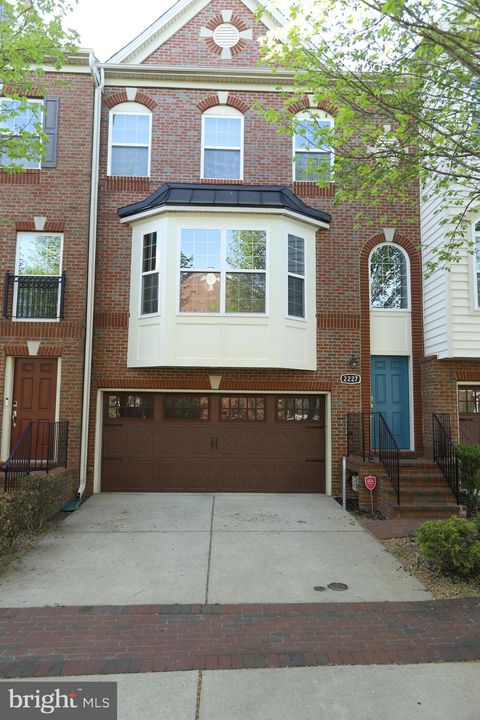 Townhouse For Sale - 2227 Congresbury Place<br/> UPPER MARLBORO, MD 20774