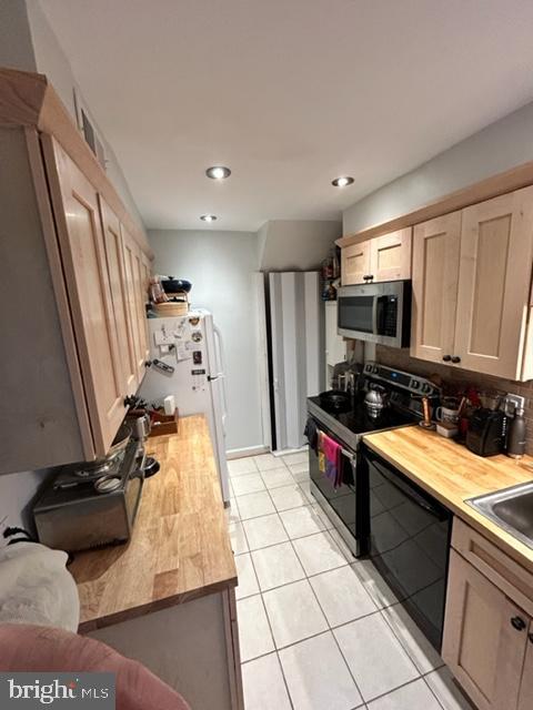 FAIRLINGTON VILLAGES - Residential Lease