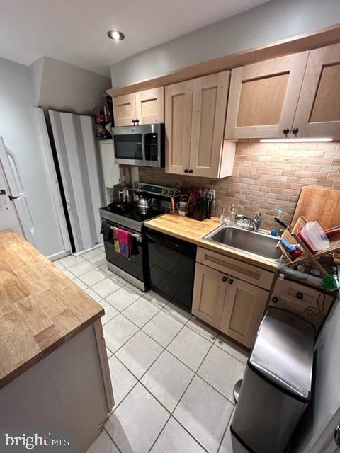 FAIRLINGTON VILLAGES - Residential Lease