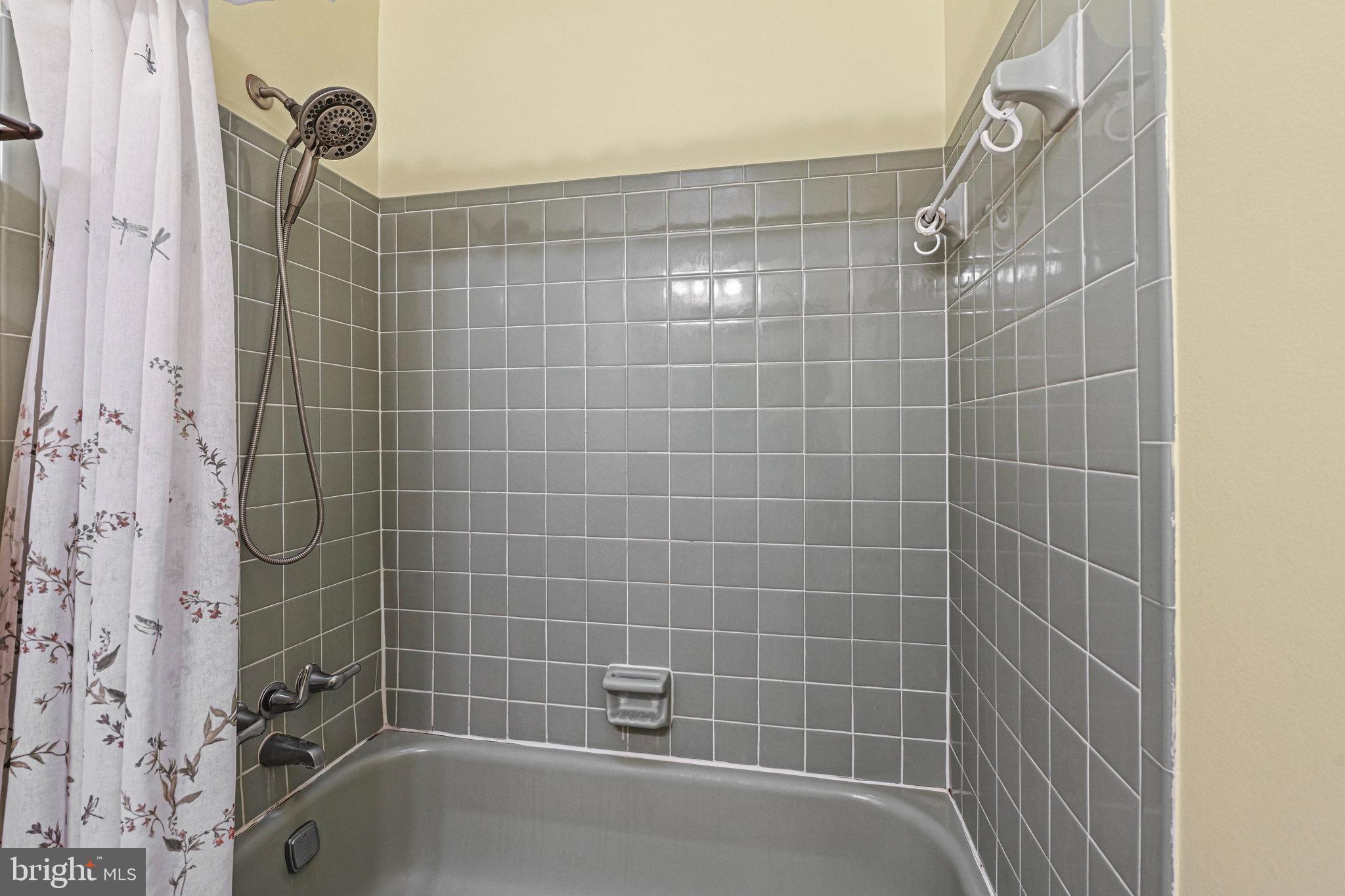 BROOKFIELD - Residential