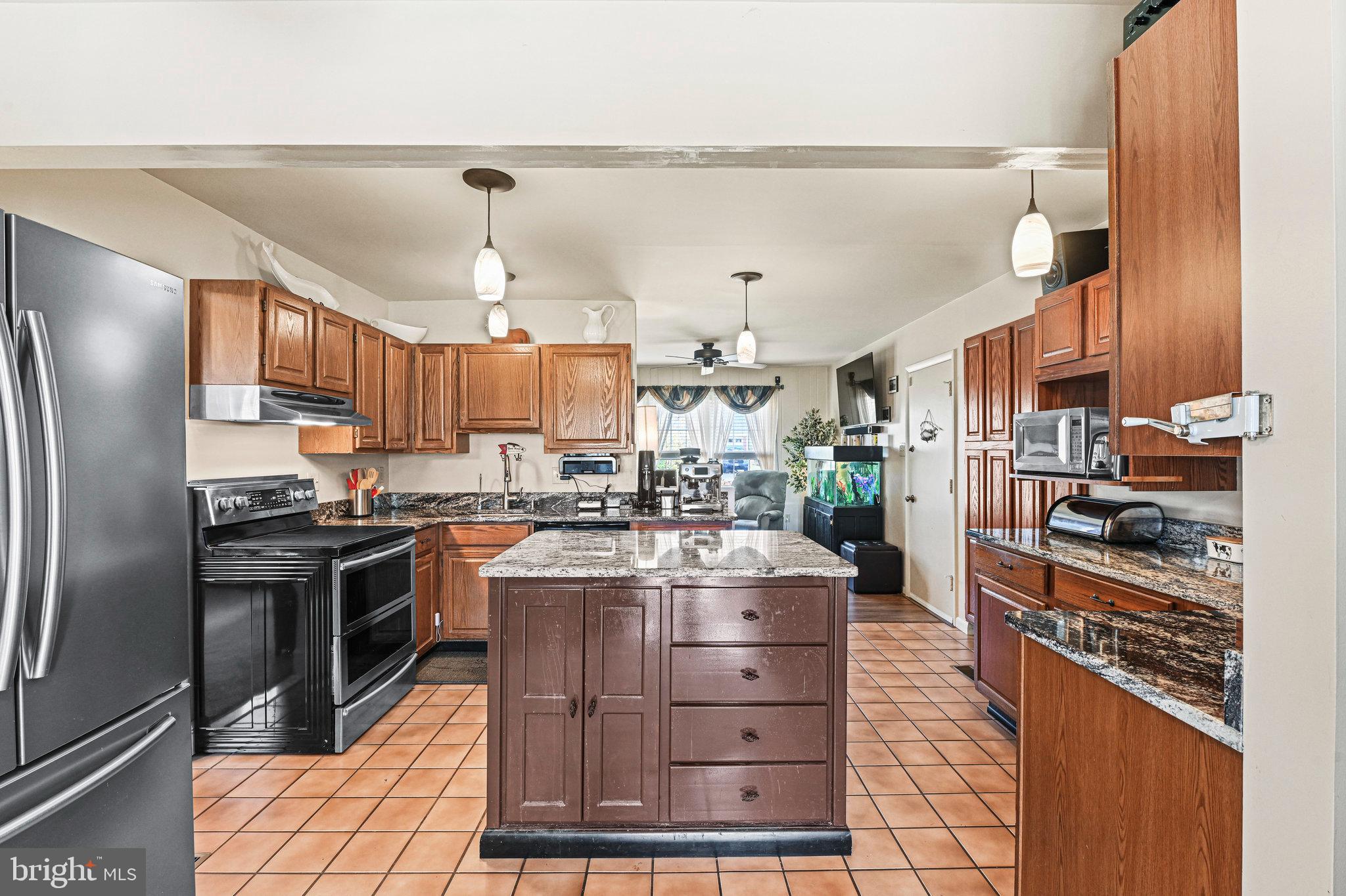 BROOKFIELD - Residential