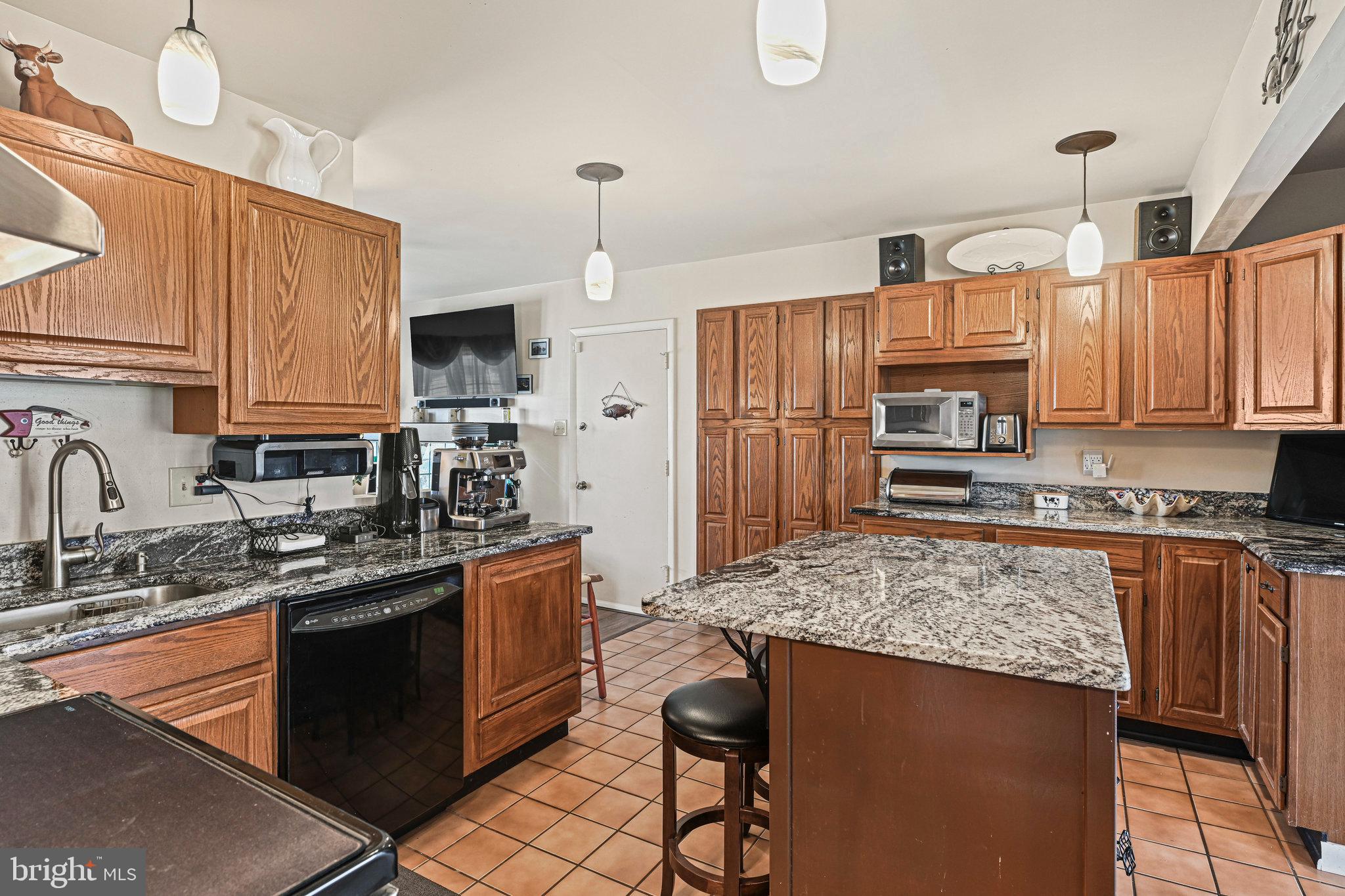 BROOKFIELD - Residential