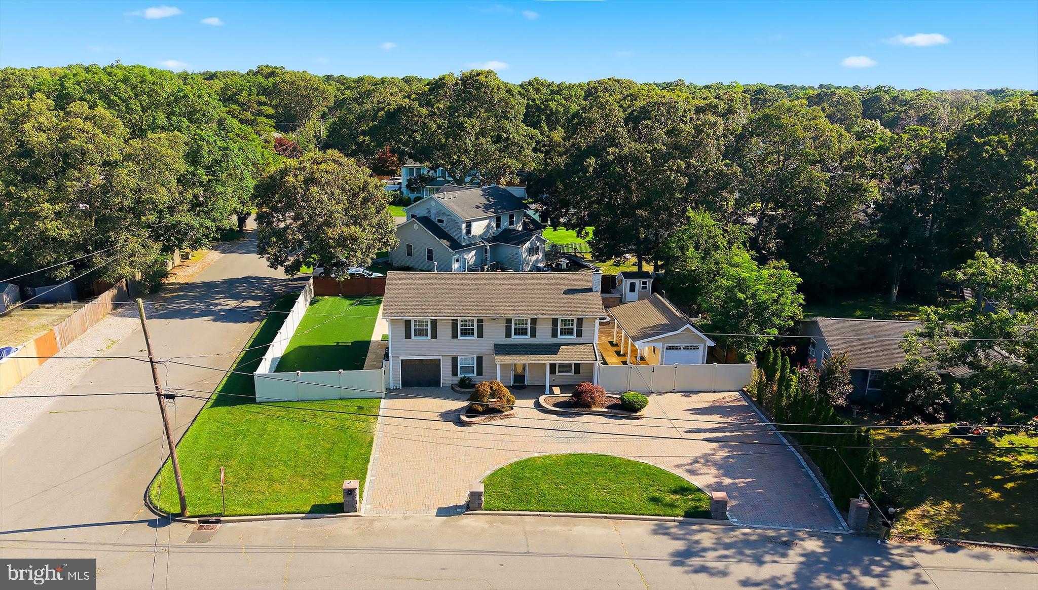 213 LAWRENCE DRIVE
