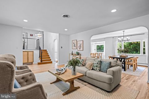 Homes For Sale - 601 Stratford Dr<br/> MOORESTOWN, NJ 08057