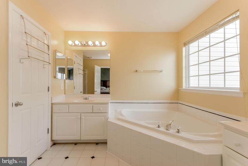 TAVISTOCK FARMS - Residential