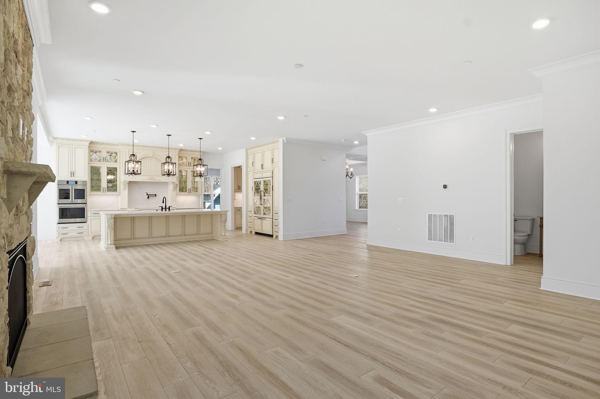 REGULARS - Residential