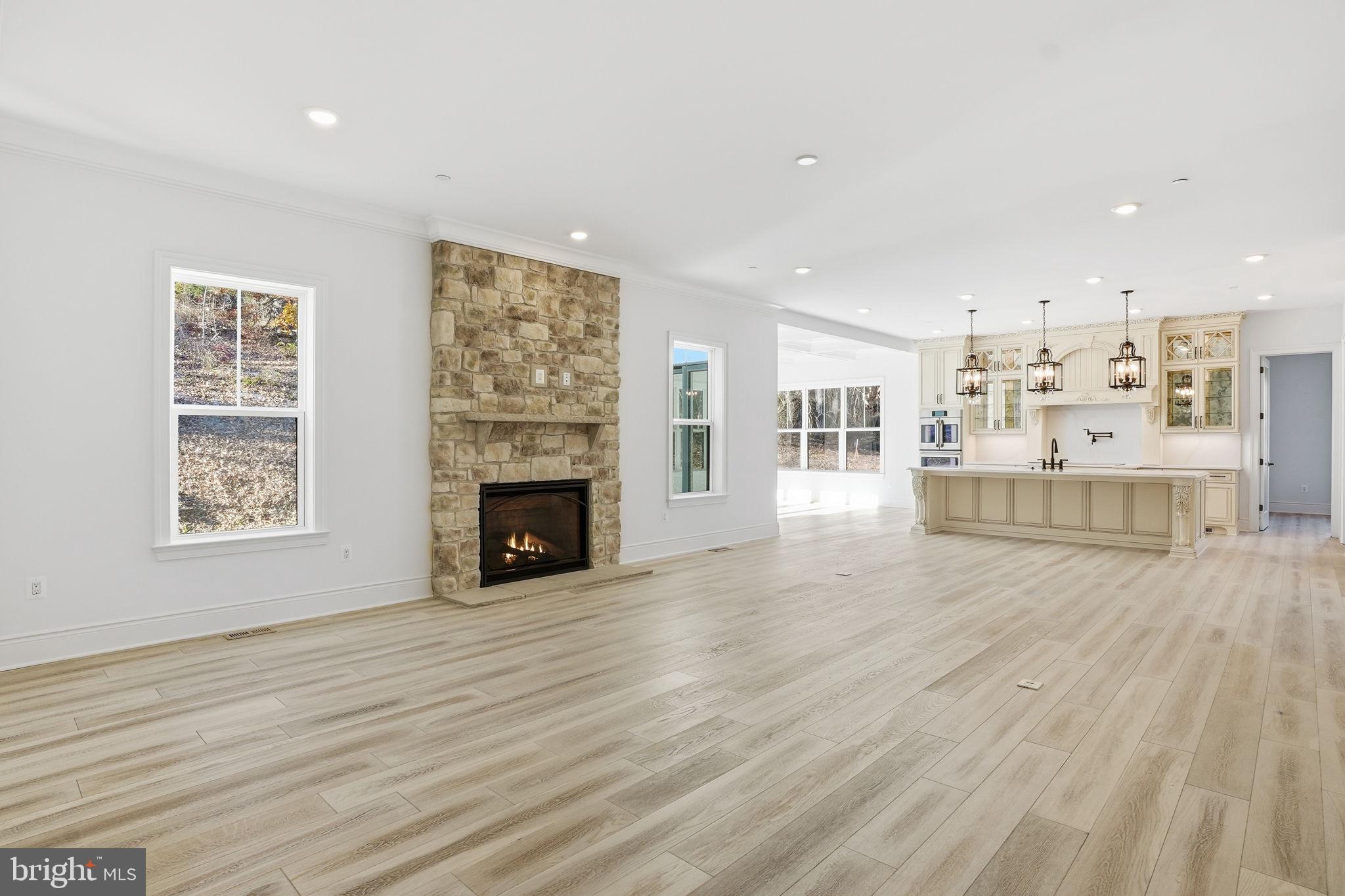 REGULARS - Residential