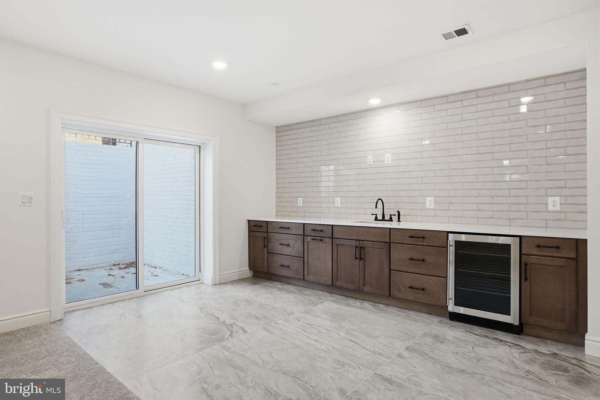 REGULARS - Residential