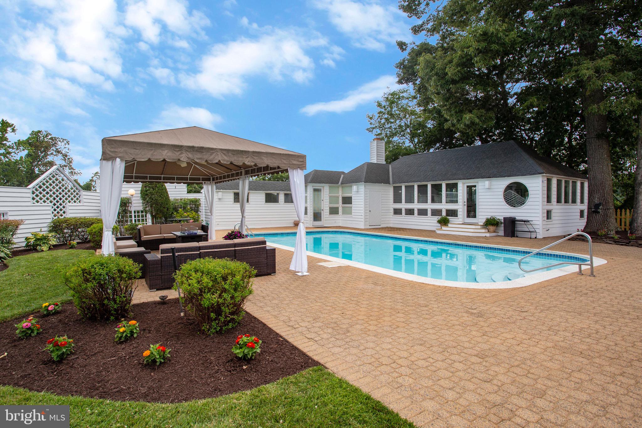 BROADVIEW ESTATES - Residential