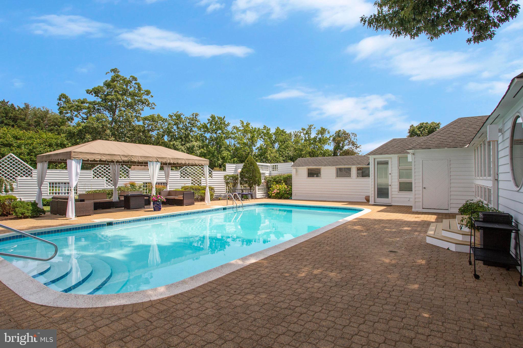 BROADVIEW ESTATES - Residential