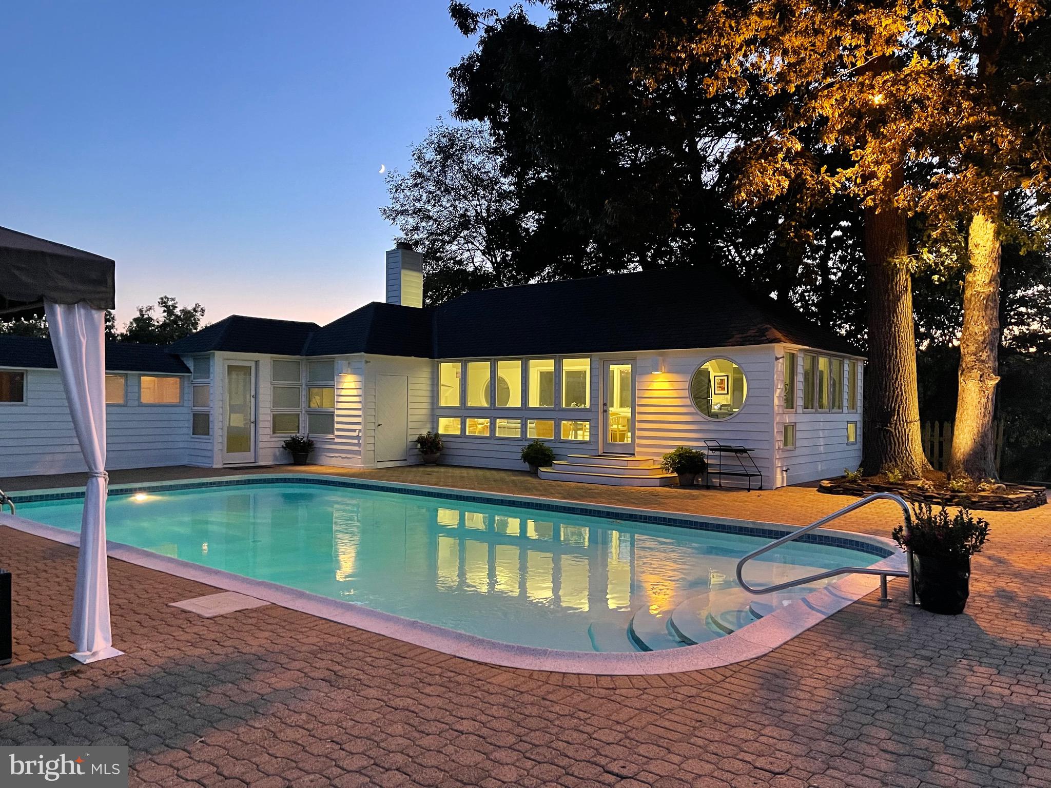 BROADVIEW ESTATES - Residential