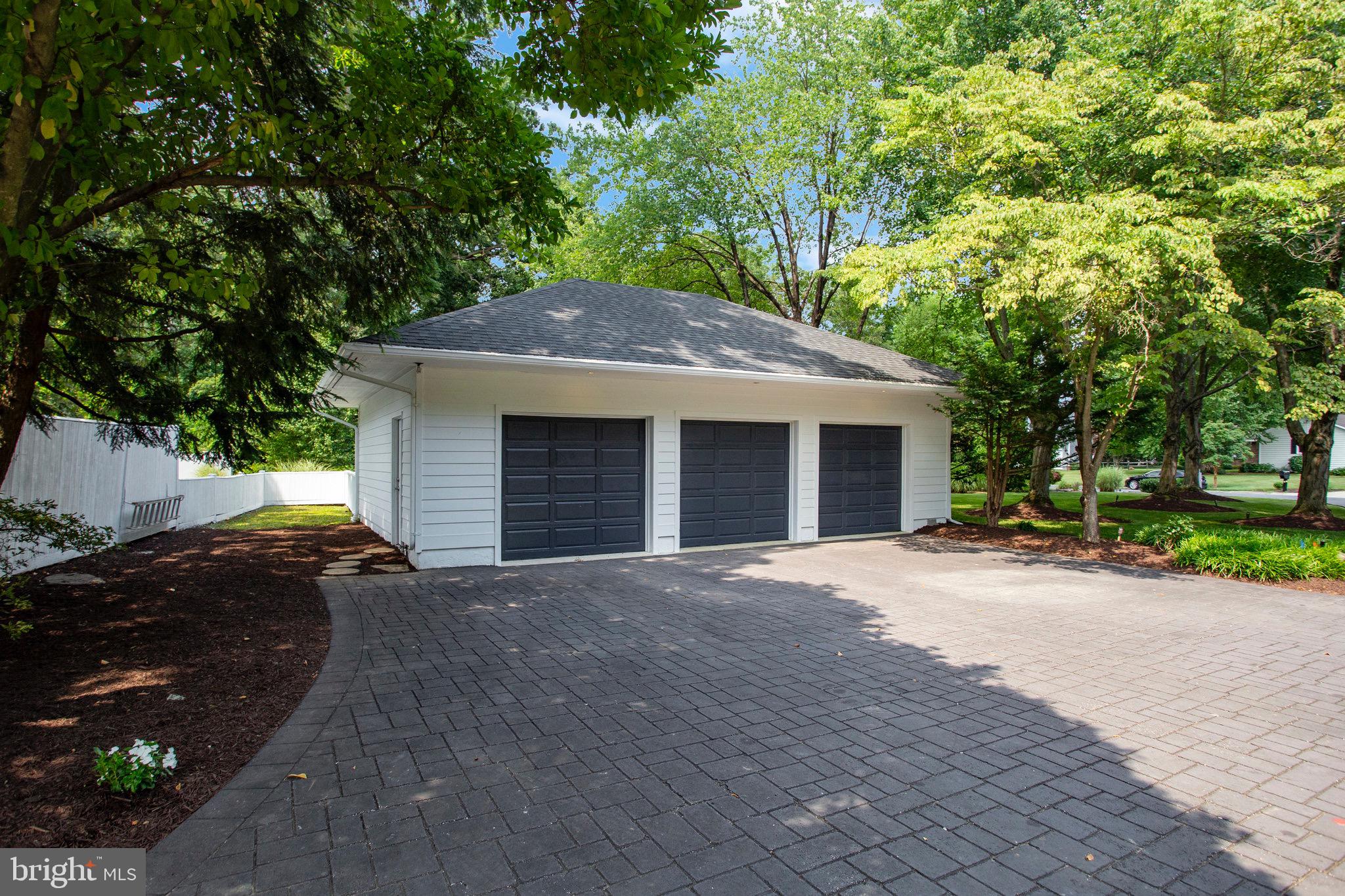 BROADVIEW ESTATES - Residential