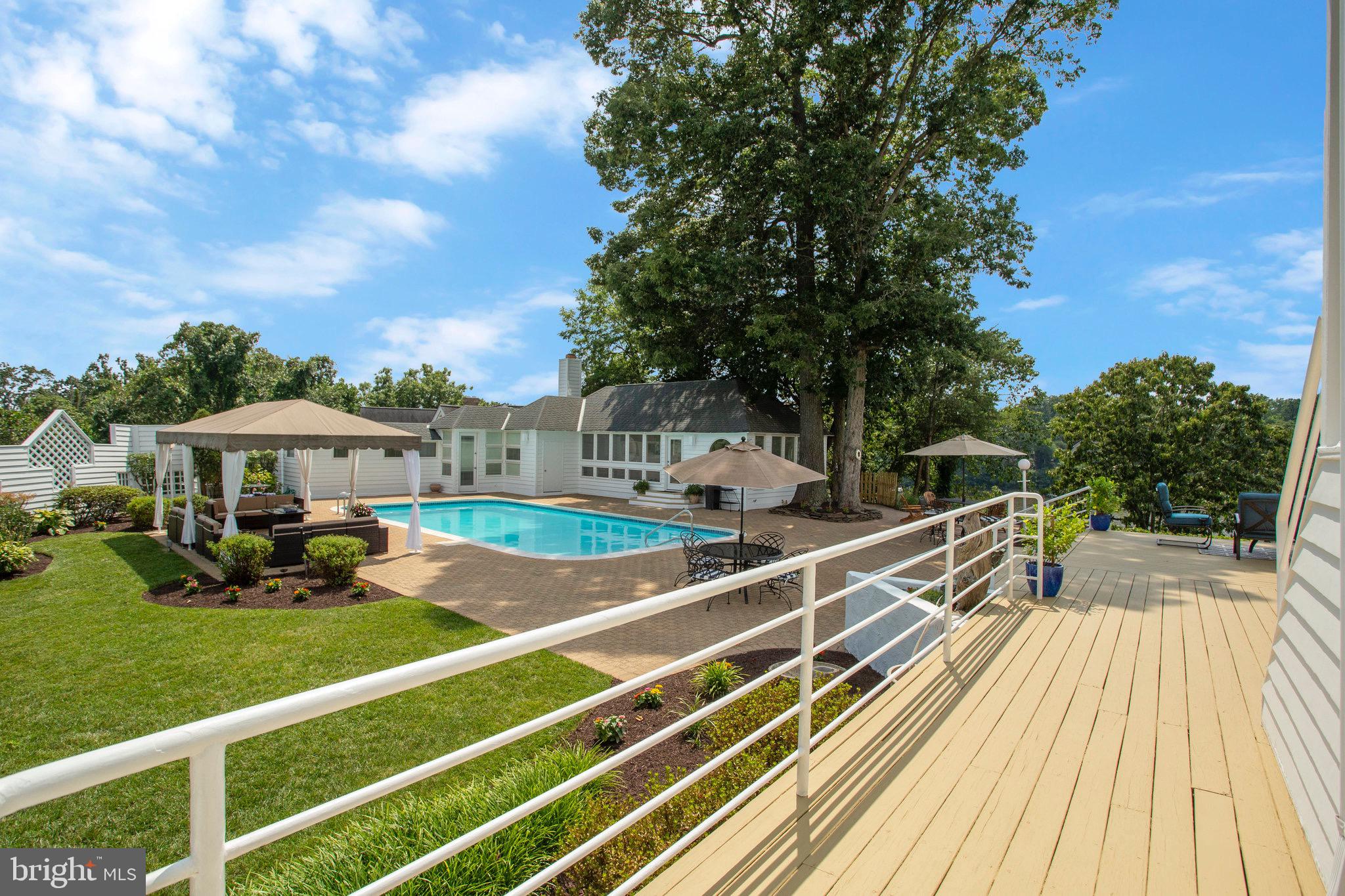 BROADVIEW ESTATES - Residential