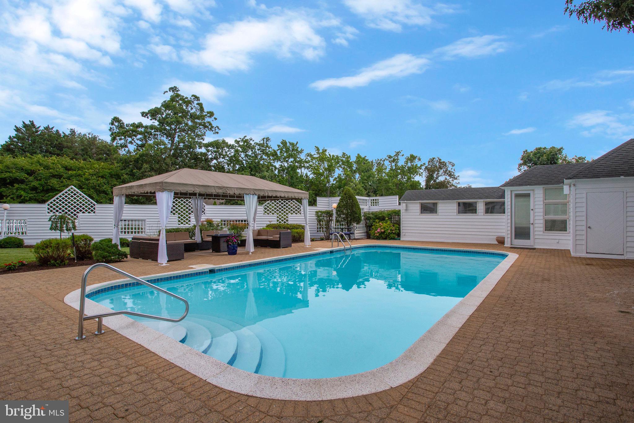 BROADVIEW ESTATES - Residential