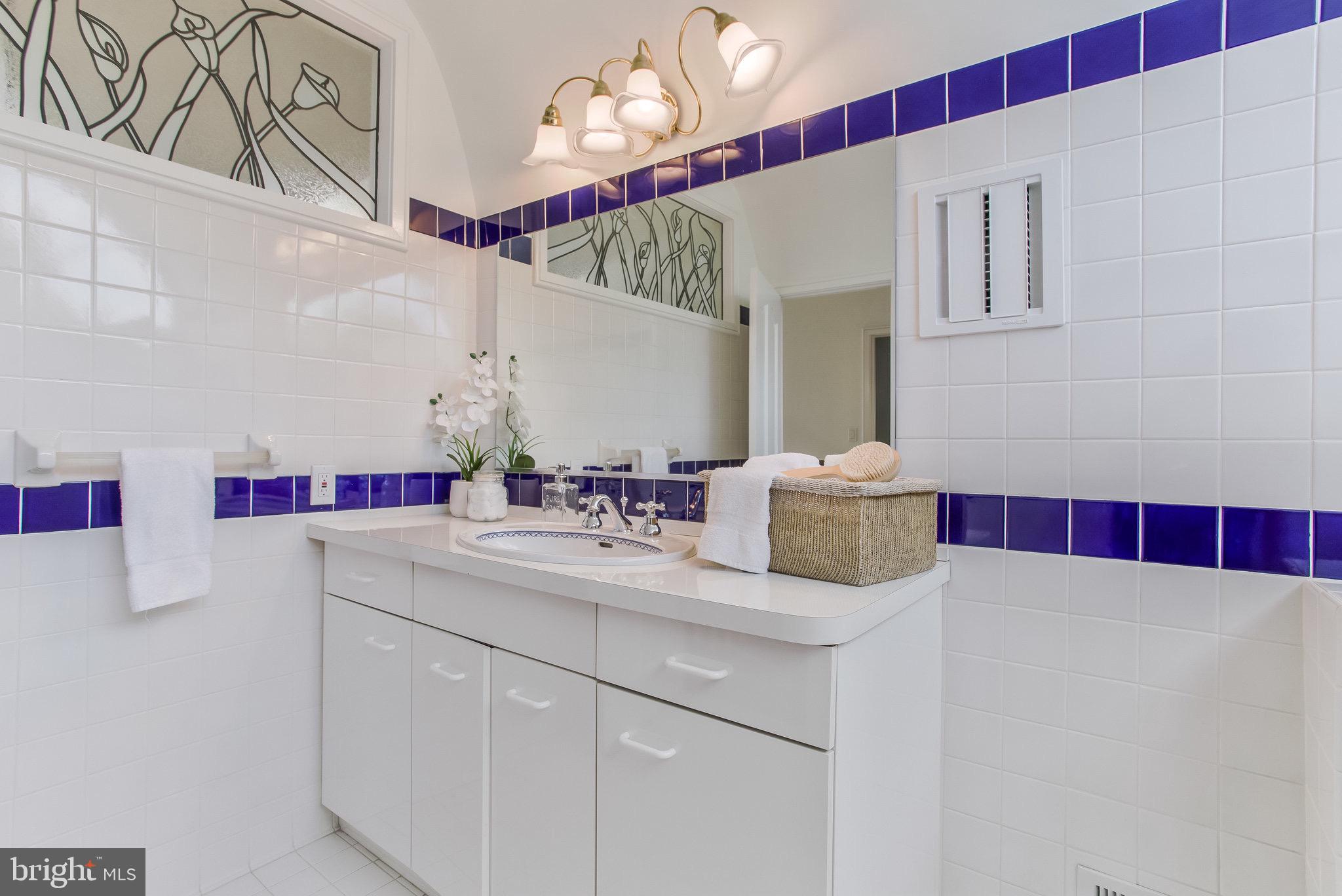 BROADVIEW ESTATES - Residential